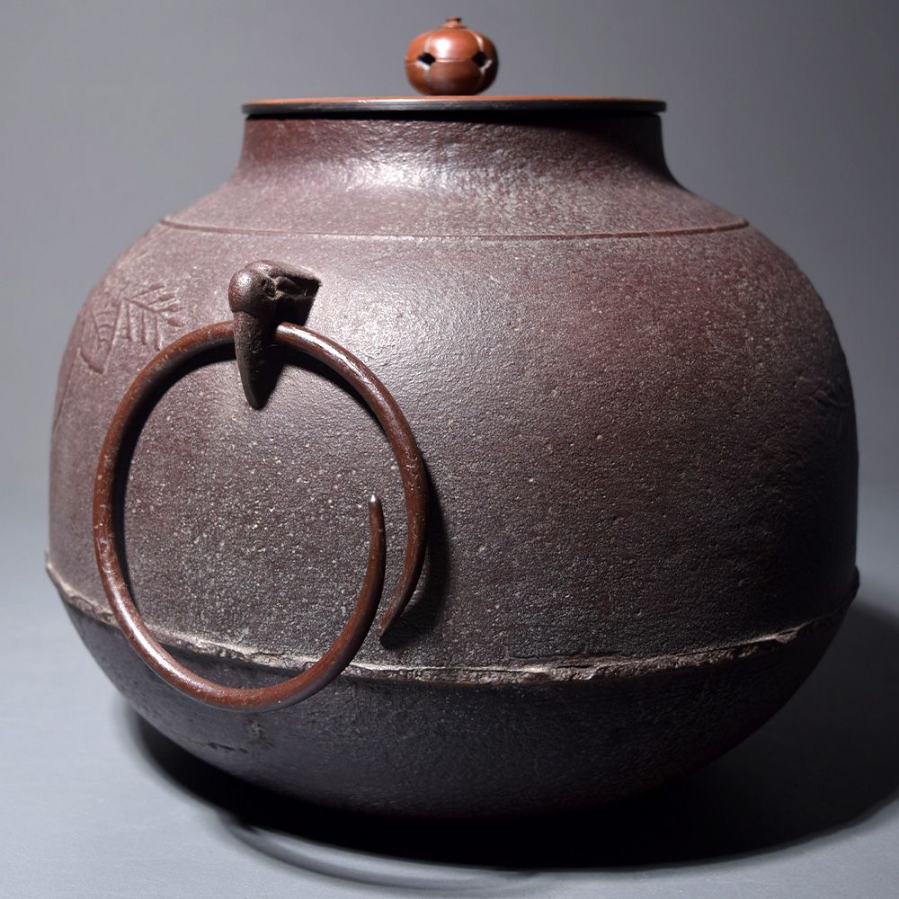 人間国宝 釜師 高橋敬典 茶釜 真形釜 桐地紋 鉄釜 敬典釜 共箱 黄布 炉