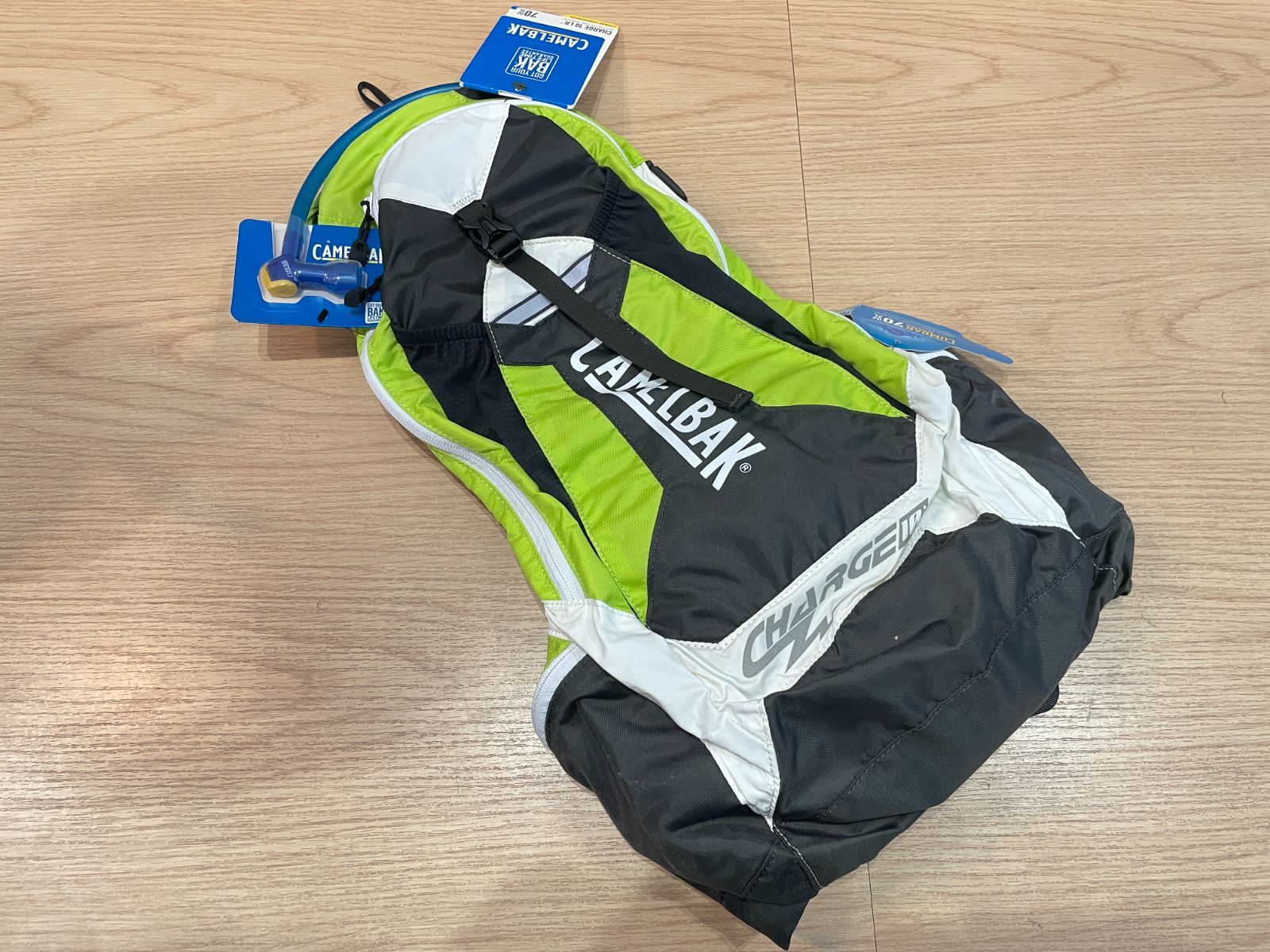 P4219 ■NEW■CAMELBAK キャメルバック CHARGE チャージ 10 LR 8L サイクリング リュック 自転車 グリーン ロードバイク 自転車 パーツ アクセサリー