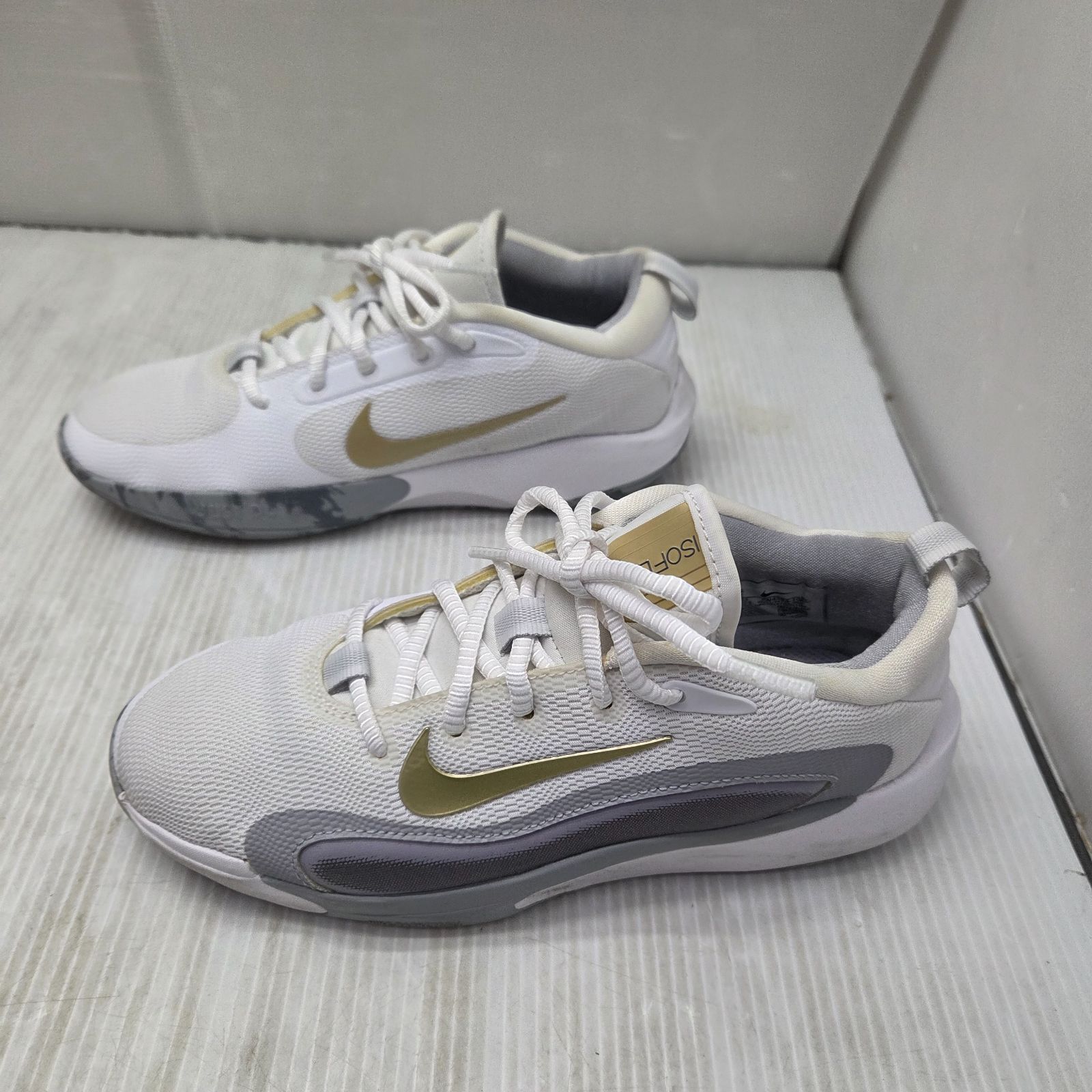 4 S03192 NIKE ナイキ IsoFly GS ジュニア キッズ 子供 