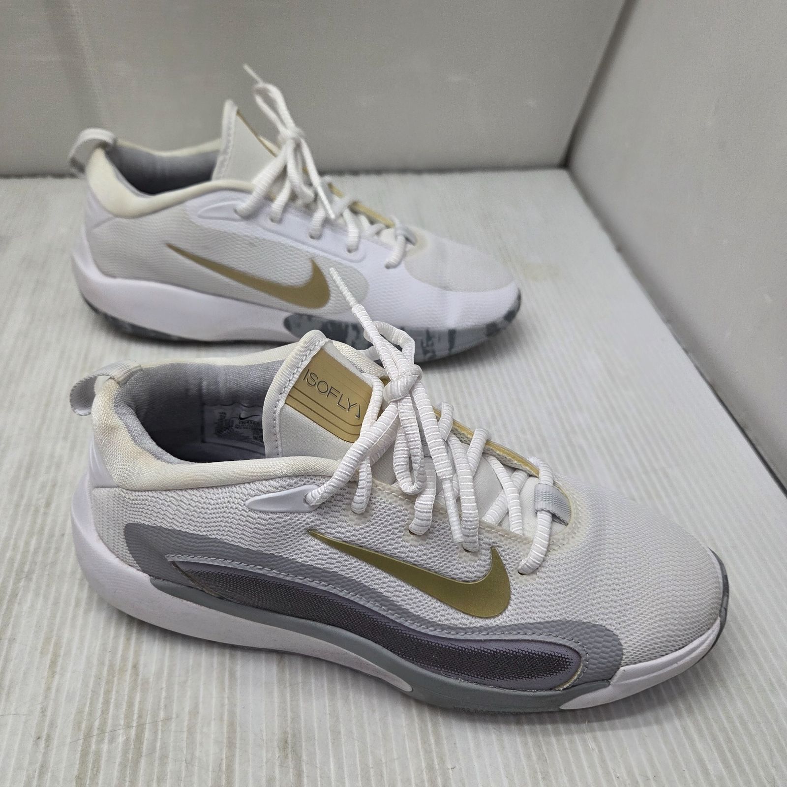 4 S03192 NIKE ナイキ IsoFly GS ジュニア キッズ 子供 