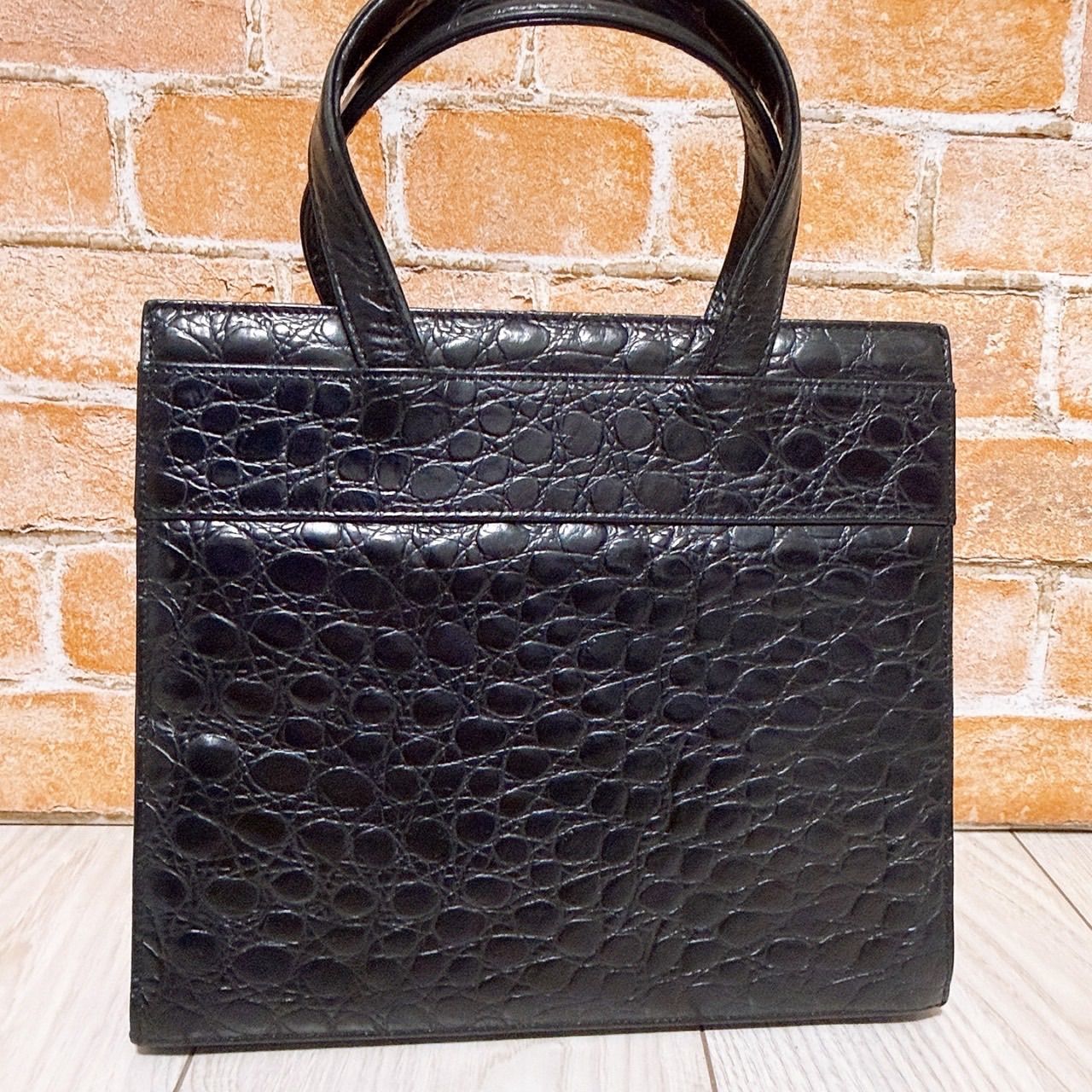 美品) Ferragamo(フェラガモ)トートバッグ レザー ブラック ヴァラ 