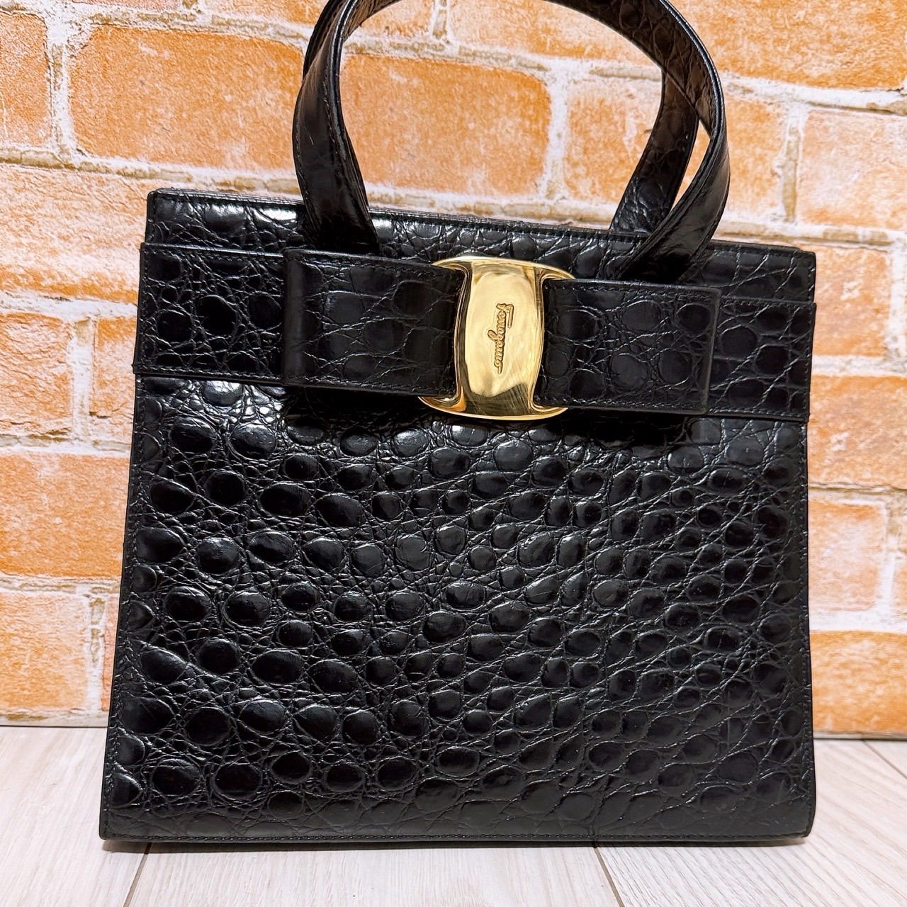 美品》Ferragamo（フェラガモ）レザー ハンドバッグ ベージュ系 美品