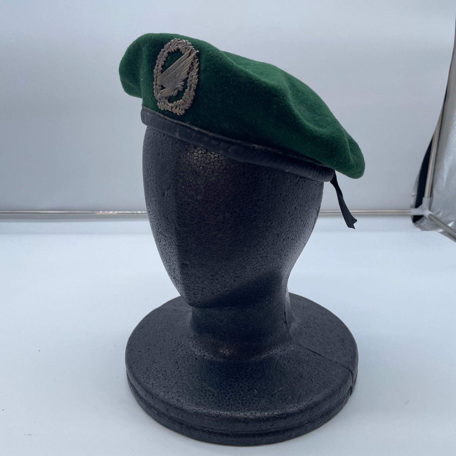 Y-583】ドイツ軍 ベレー帽 グリーン サイズ51 空挺部隊章付き Schmidt