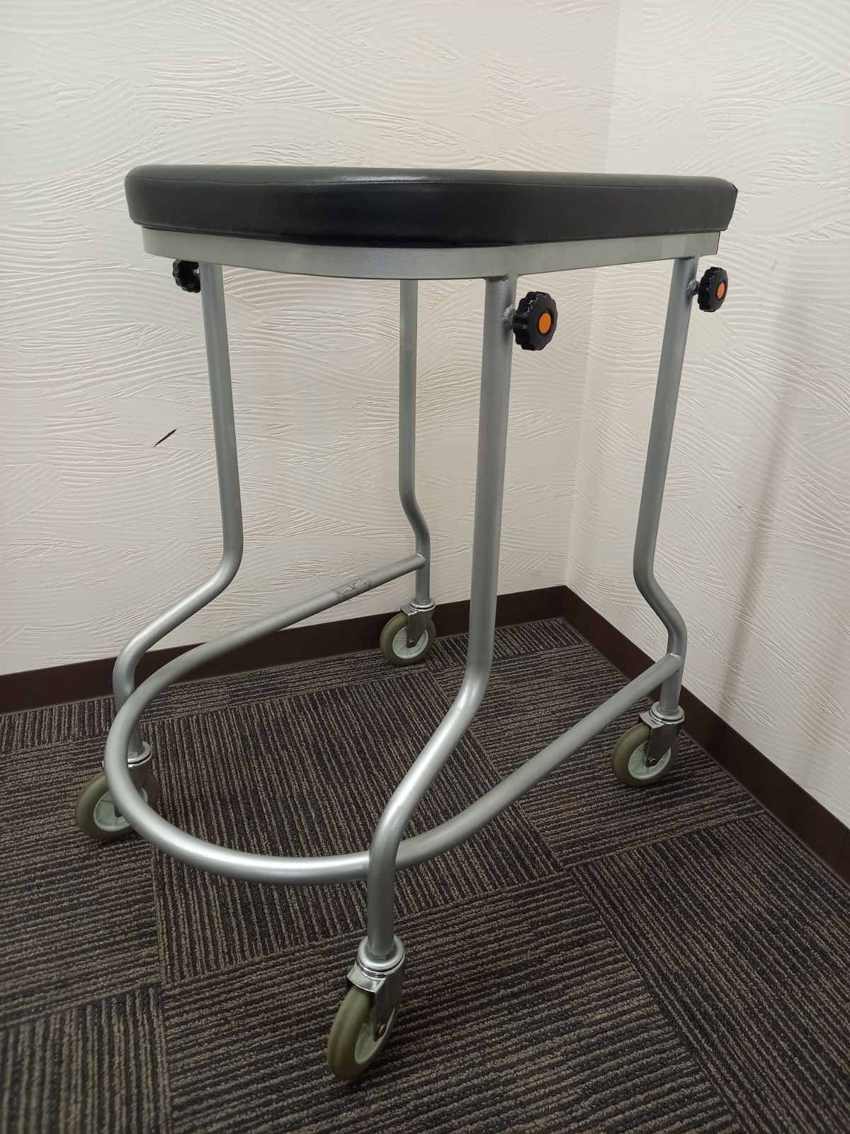 中古】 星光医療器製作所 馬蹄型歩行器 アルコー3型 中 ② - メルカリ