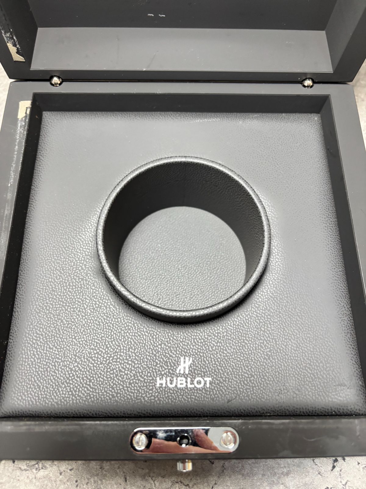 HUBLOT ウブロ 空箱 腕時計ケース 取扱説明書付き - メルカリ