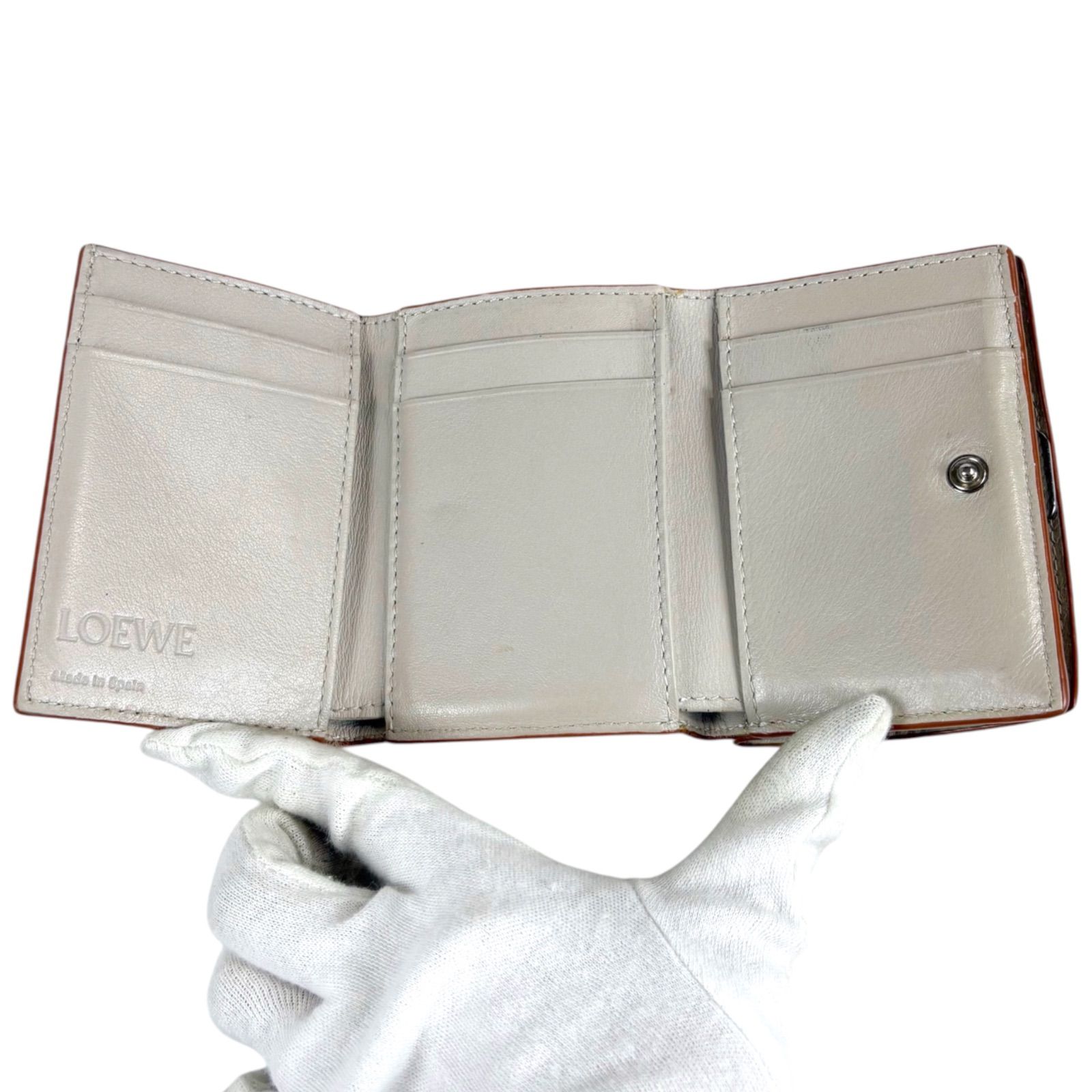 ロエベ LOEWE アナグラム トライフォールドウォレット ペブルグレイン 