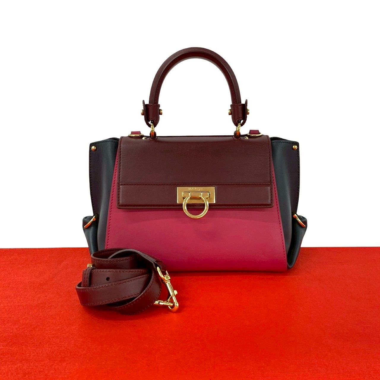 極 美品 Salvatore Ferragamo サルヴァトーレフェラガモ ソフィア 