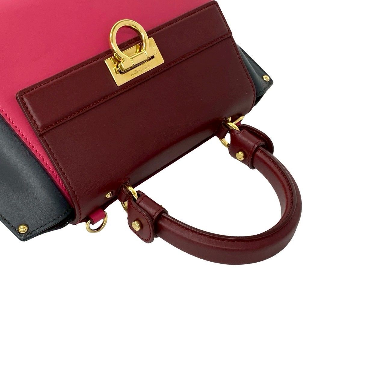 極 美品 Salvatore Ferragamo サルヴァトーレフェラガモ ソフィア
