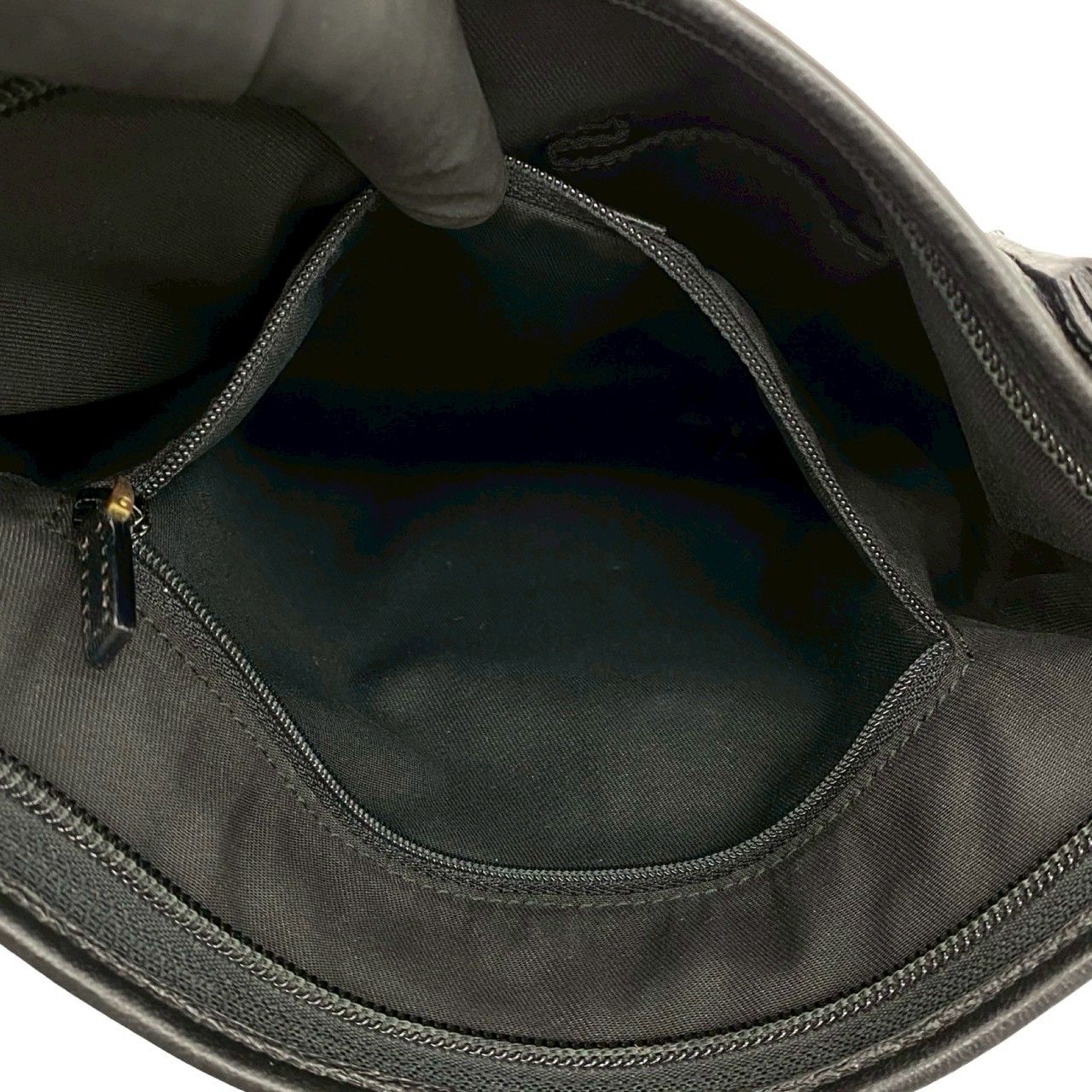極 美品 希少品 保存袋付 GUCCI グッチ シマ GG ロゴ 柄 エンボス 