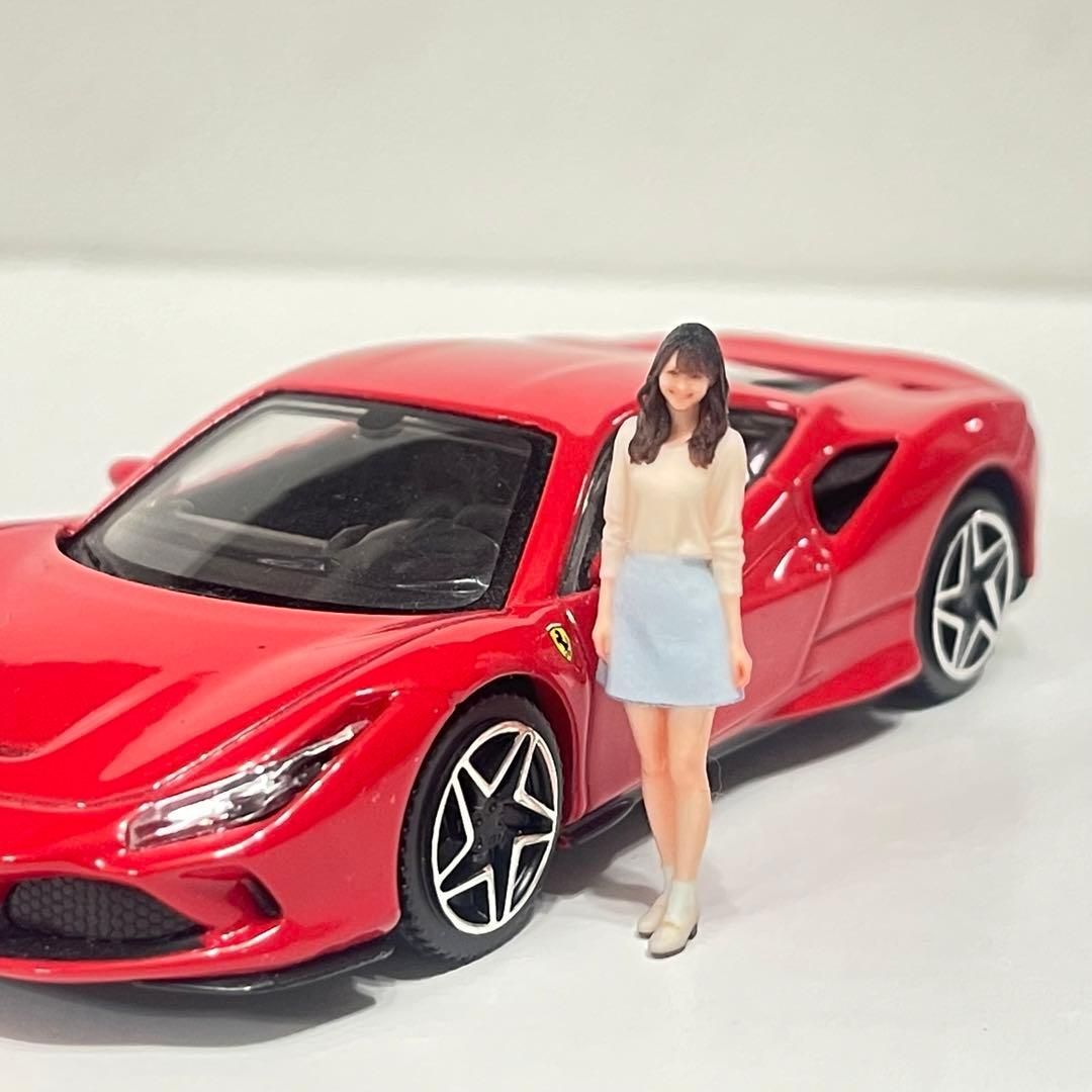 1/43 可愛いお姉さん フィギュア ミニカーに 1/64より大 ジオラマ