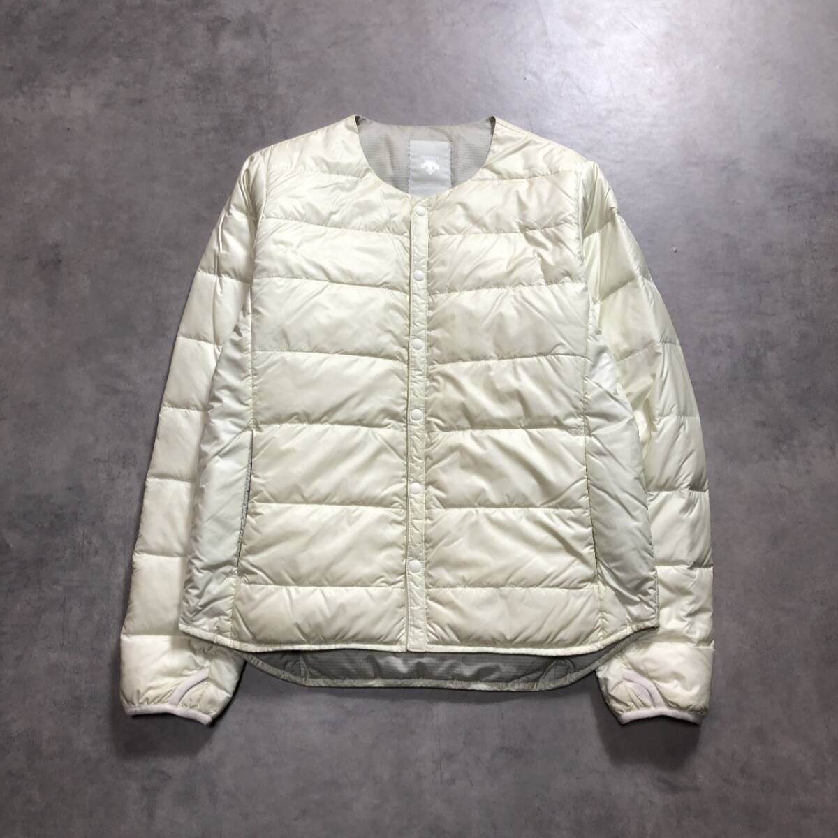 GQ5088◇DESCENTE ALLTERRAIN：ノーカラーダウンジャケット◇M 