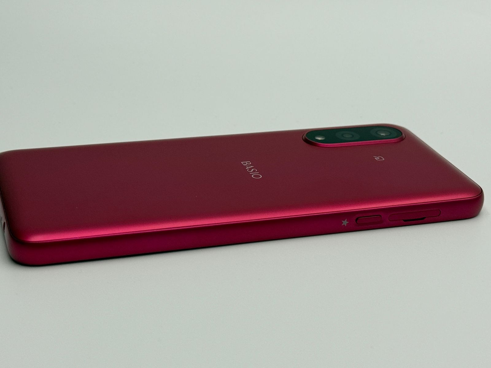 BASIO active3 KYG04 レッド SIMフリー 中古A - メルカリ