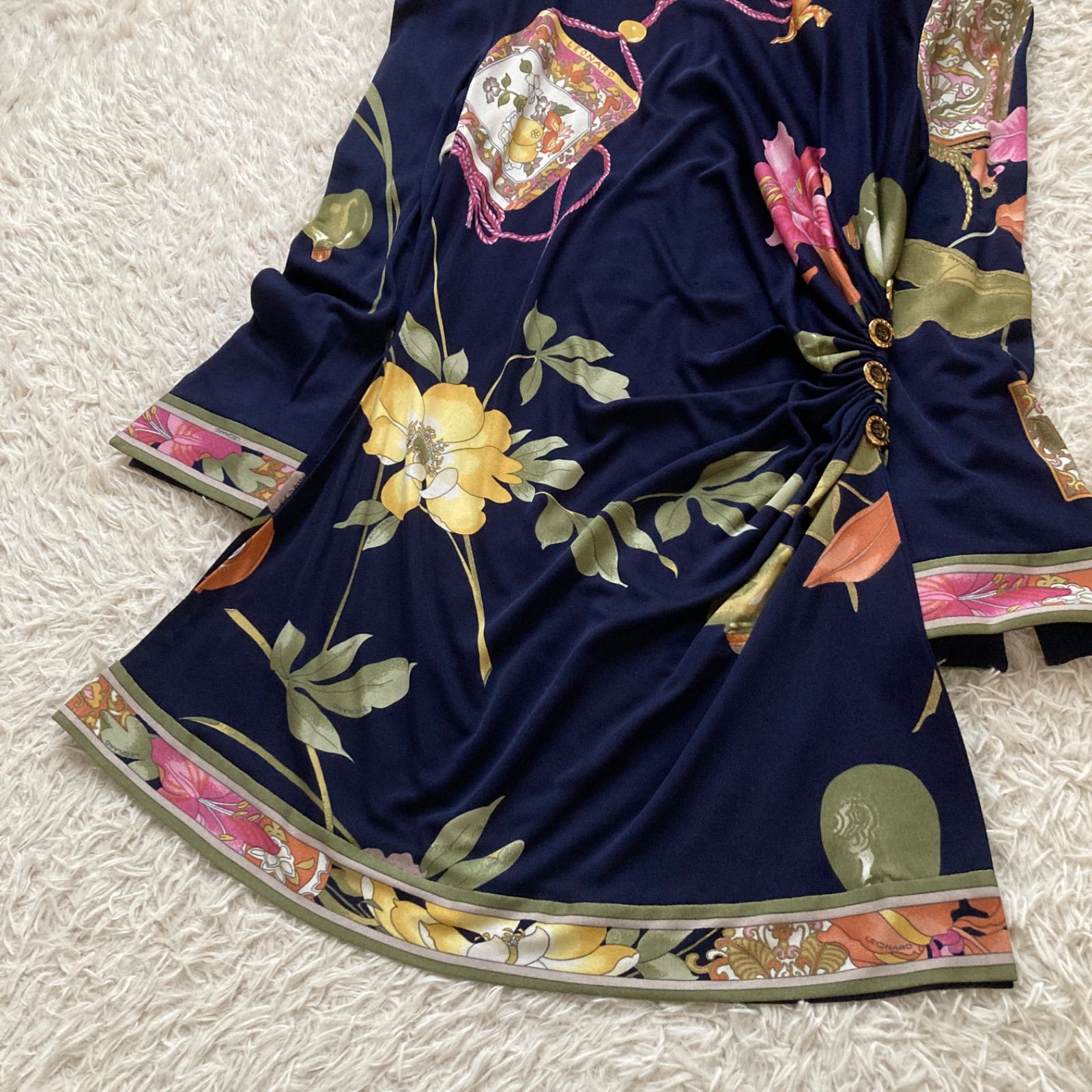 美品　LEONARD レオナール 最高級シルク　ブラウス　チュニック丈 新品同様 LEONARD レオナール 最高級シルク ブラウス チュニック丈