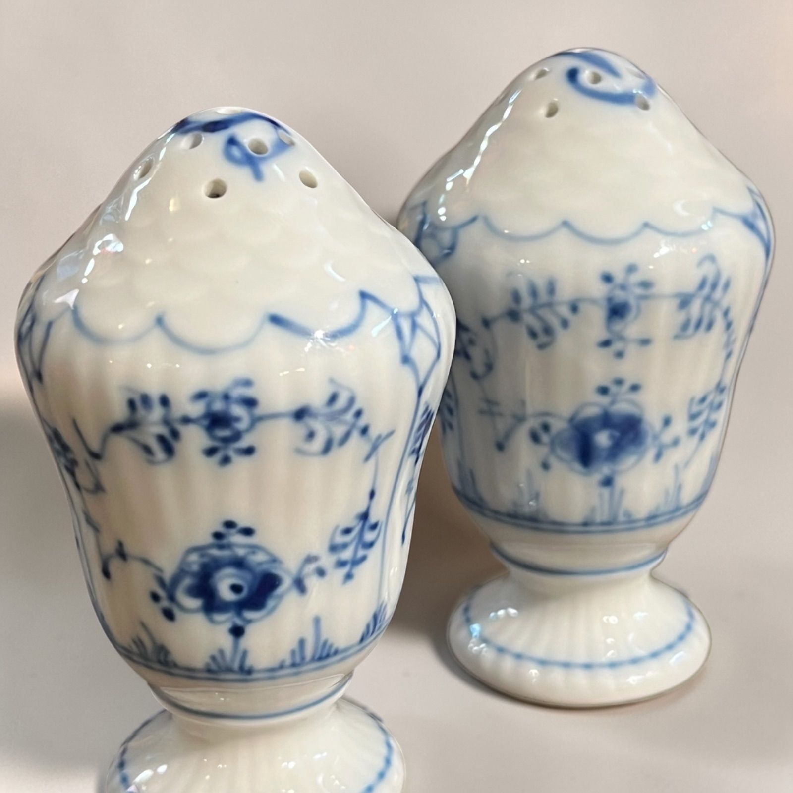 未使用　ロイヤルコペンハーゲン　ブルーフルーテッド　ソルト&ペッパー　1セット ロイヤルコペンハーゲン ブルーフルーテッド プレイン 2点セット