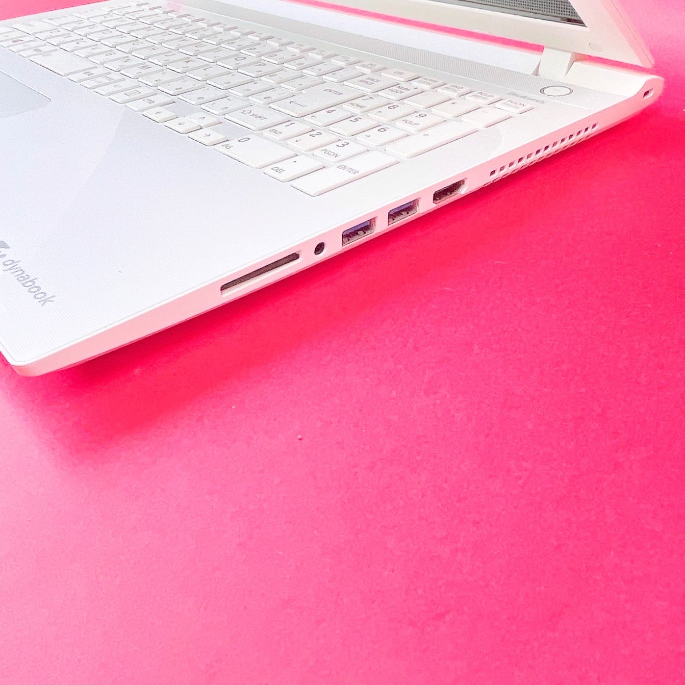 1TB Corei7 薄型ノートPC 白 dynabook 中古 - メルカリ