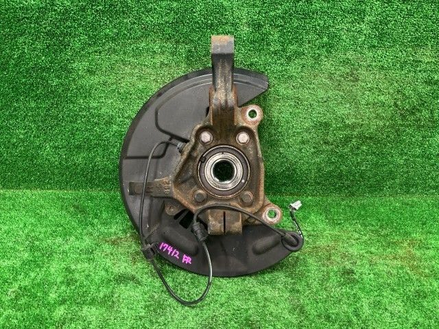 レヴォーグ VM4 右フロントナックルハブ 1.6GT-Sアイサイト 4WD 28313VA000 K3X