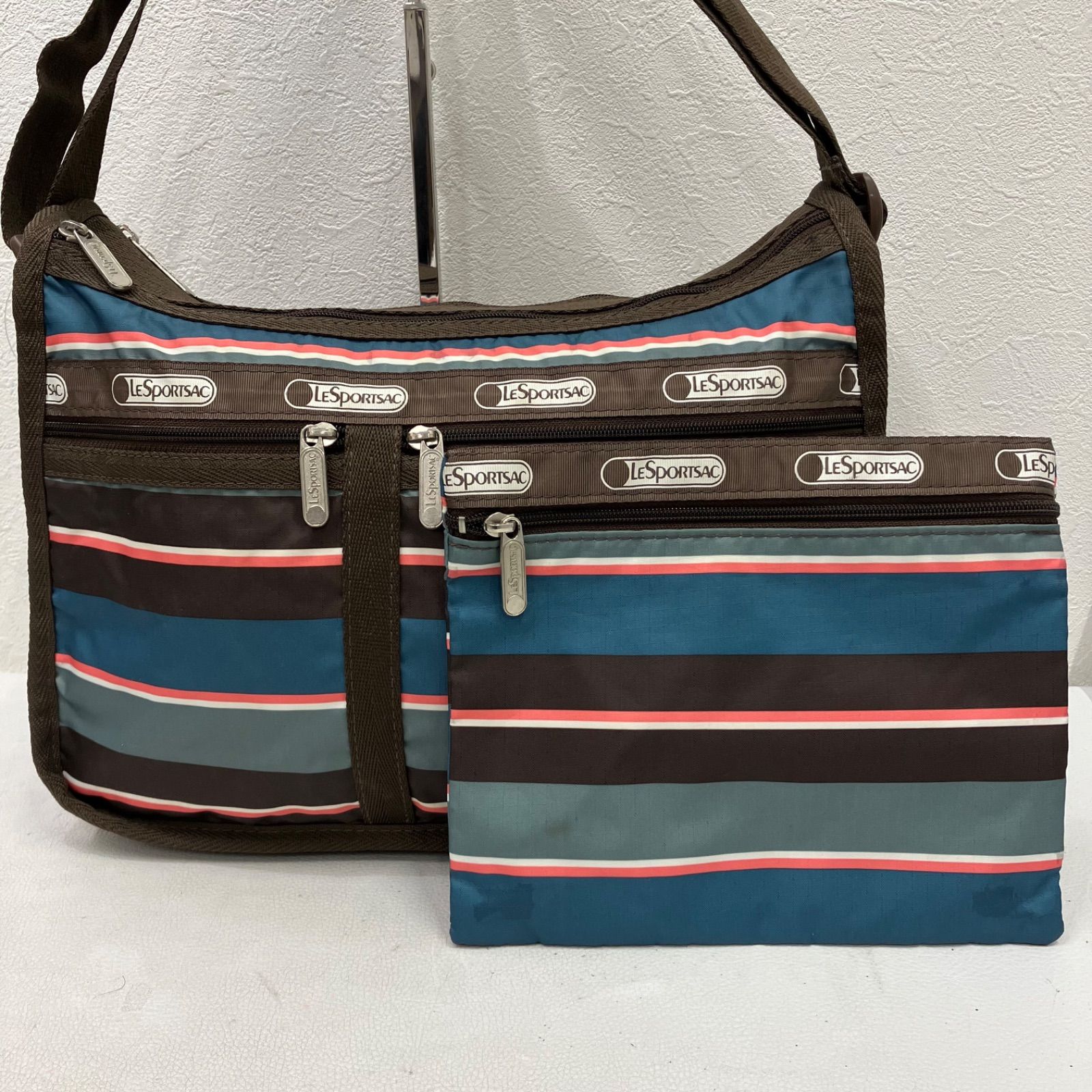 1357 LeSportsac レスポートサック ショルダーバッグ 斜めがけ 紐調節 