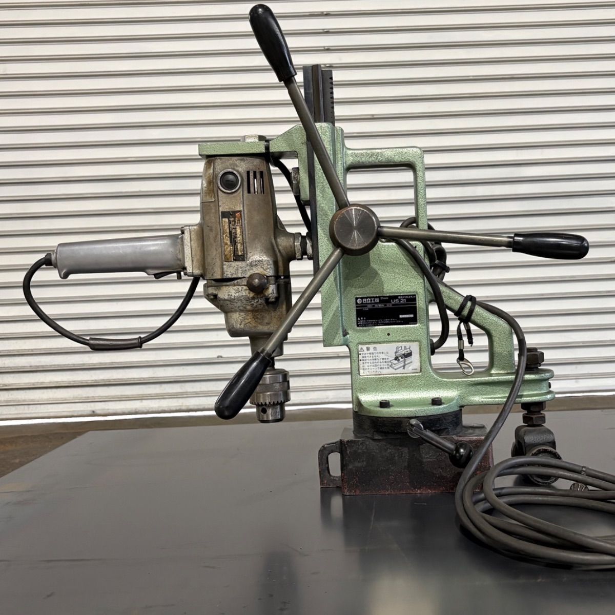 日立工機（HiKOKI）磁気ボール盤スタンド＋電気ドリル　（磁気ボール盤）（鉄骨穴あけ）（マグネット電ドル）