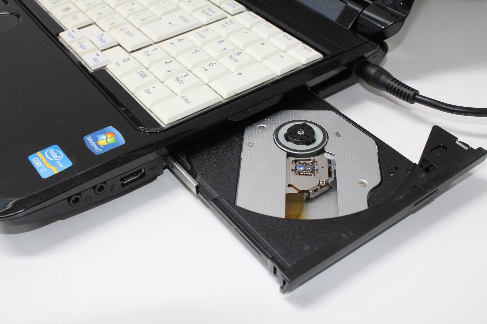 中古】富士通 LIFEBOOK AH56/G i7/SSD256GB/8GB - メルカリ