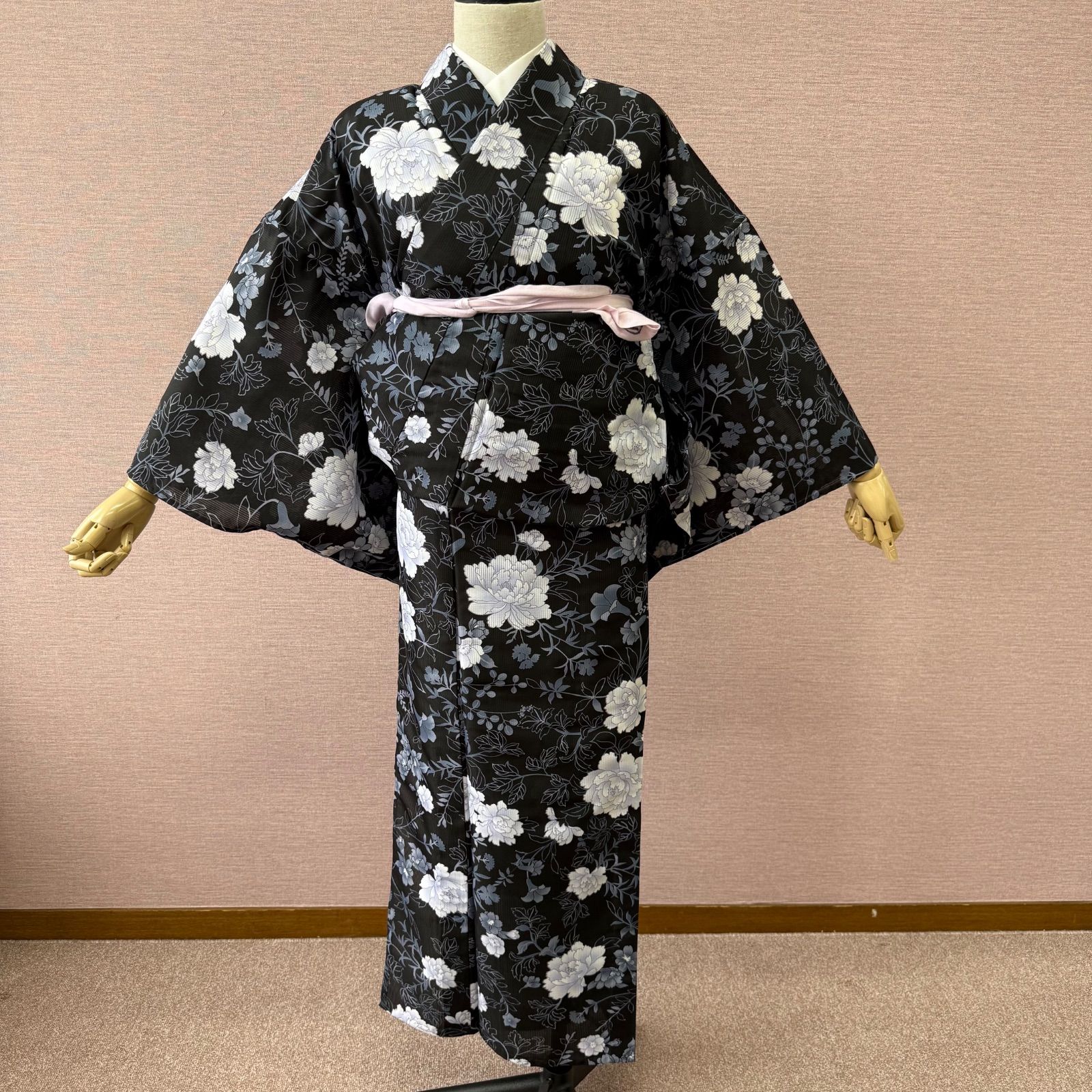 夏物 小紋 着物 絽 ポリエステル 洗える着物 黒 牡丹 リサイクル着物