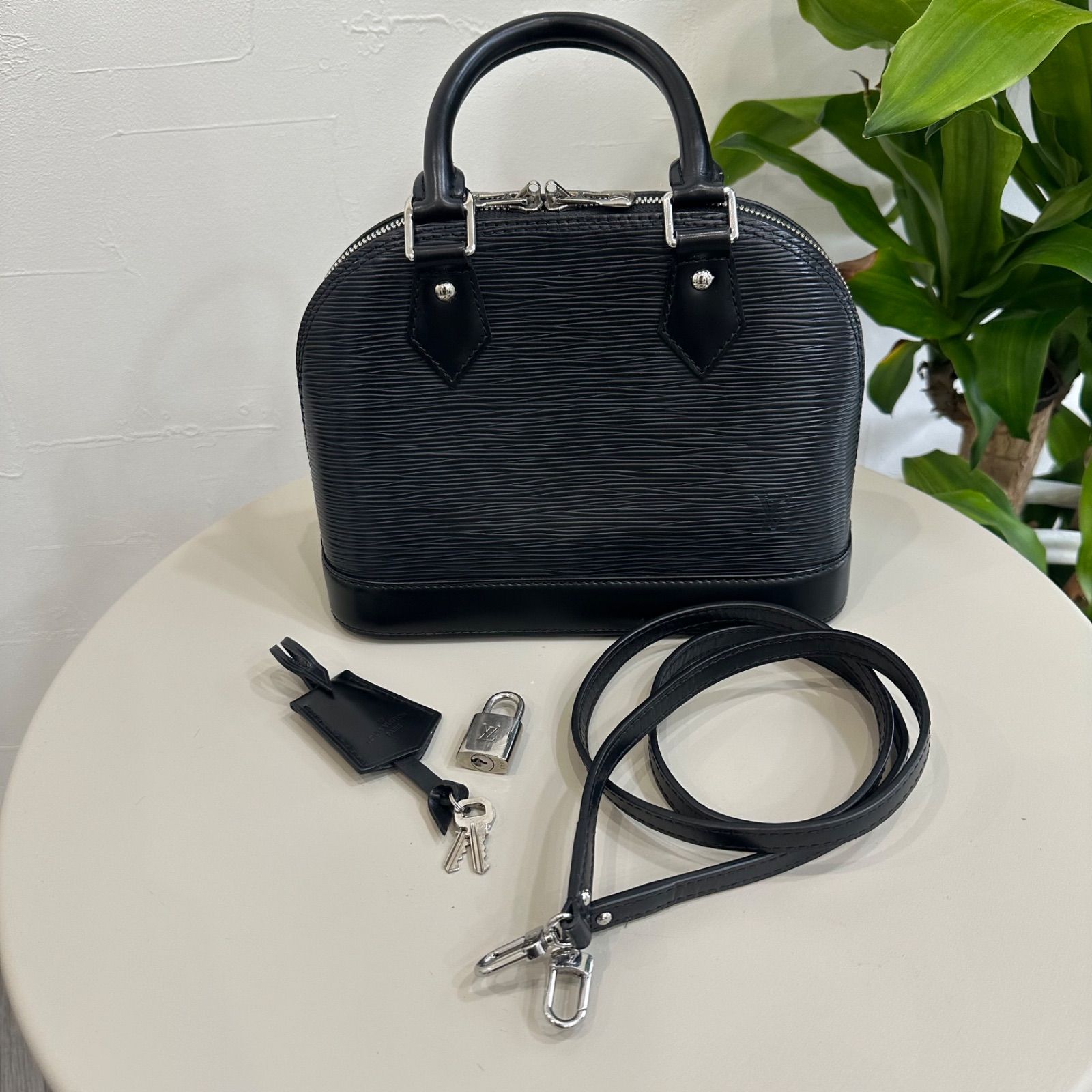極美品】ルイヴィトンLV アルマBB エピ ブラック ハンドバッグ 2way 