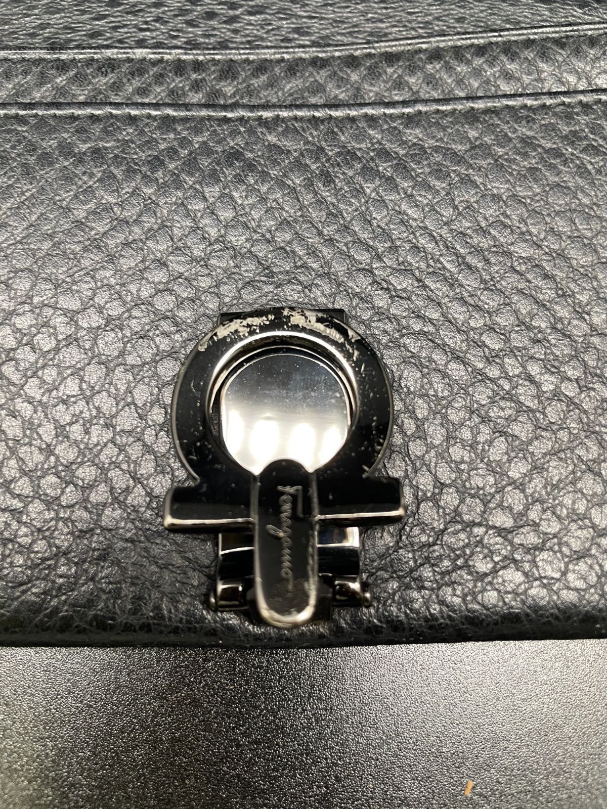 Salvatore Ferragamo サルヴァトーレ フェラガモ ガンチーニ サルヴァトーレフェラガモ 財布 ガンチーニ B26032258 - メルカリ