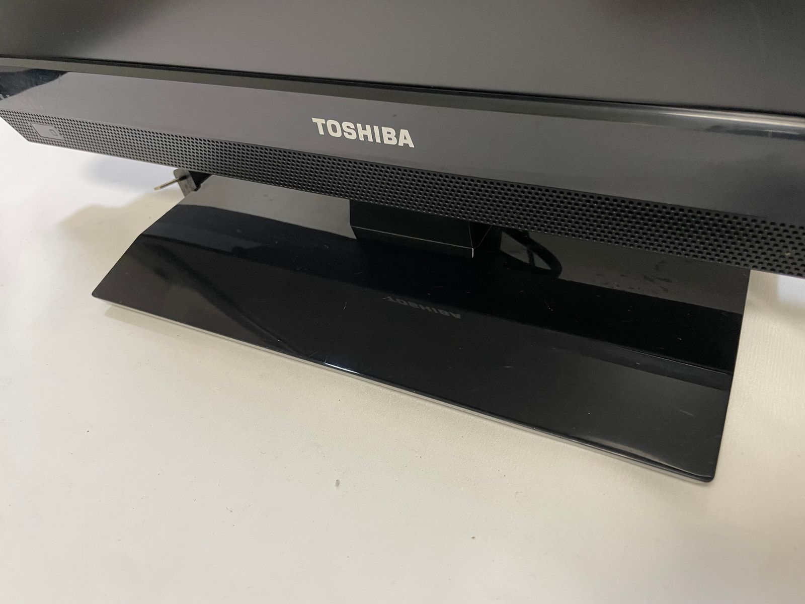 ○ 東芝 TOSHIBA 液晶カラーテレビ REGZA 19B3 ブラック 19インチ 1700 