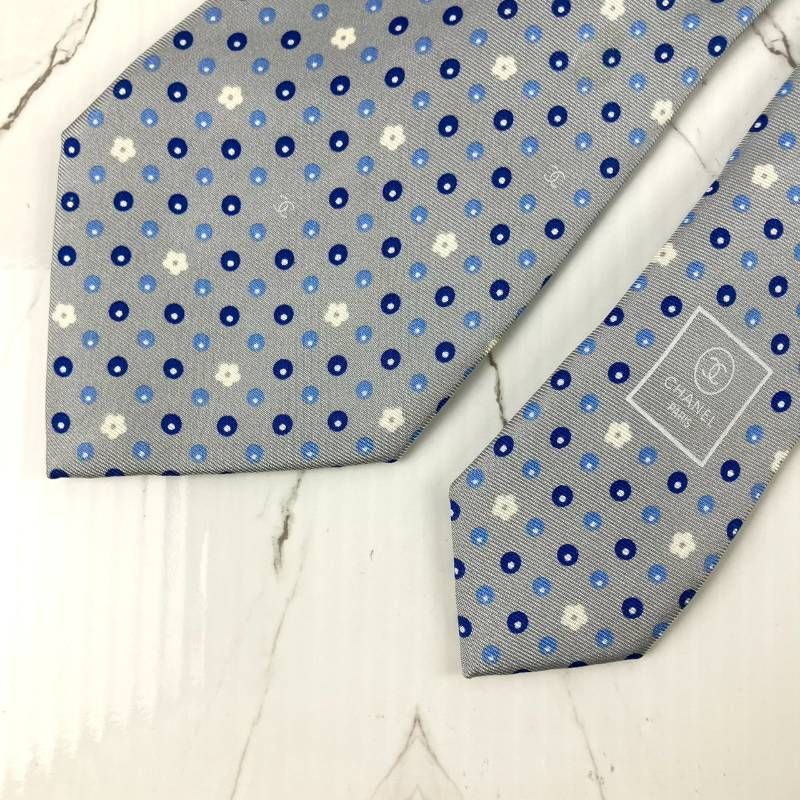 CHANEL ネクタイ ココマーク ドット 総柄 美品 CHANEL シャネル ネクタイ ココマーク ドット柄 花柄 カメリア