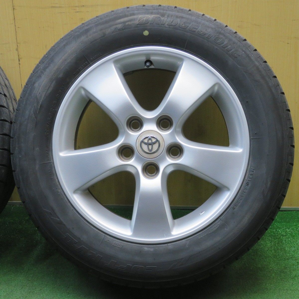 決まりました バリ溝 トヨタ 純正 エスティマ 215/60R16 ACR30W 