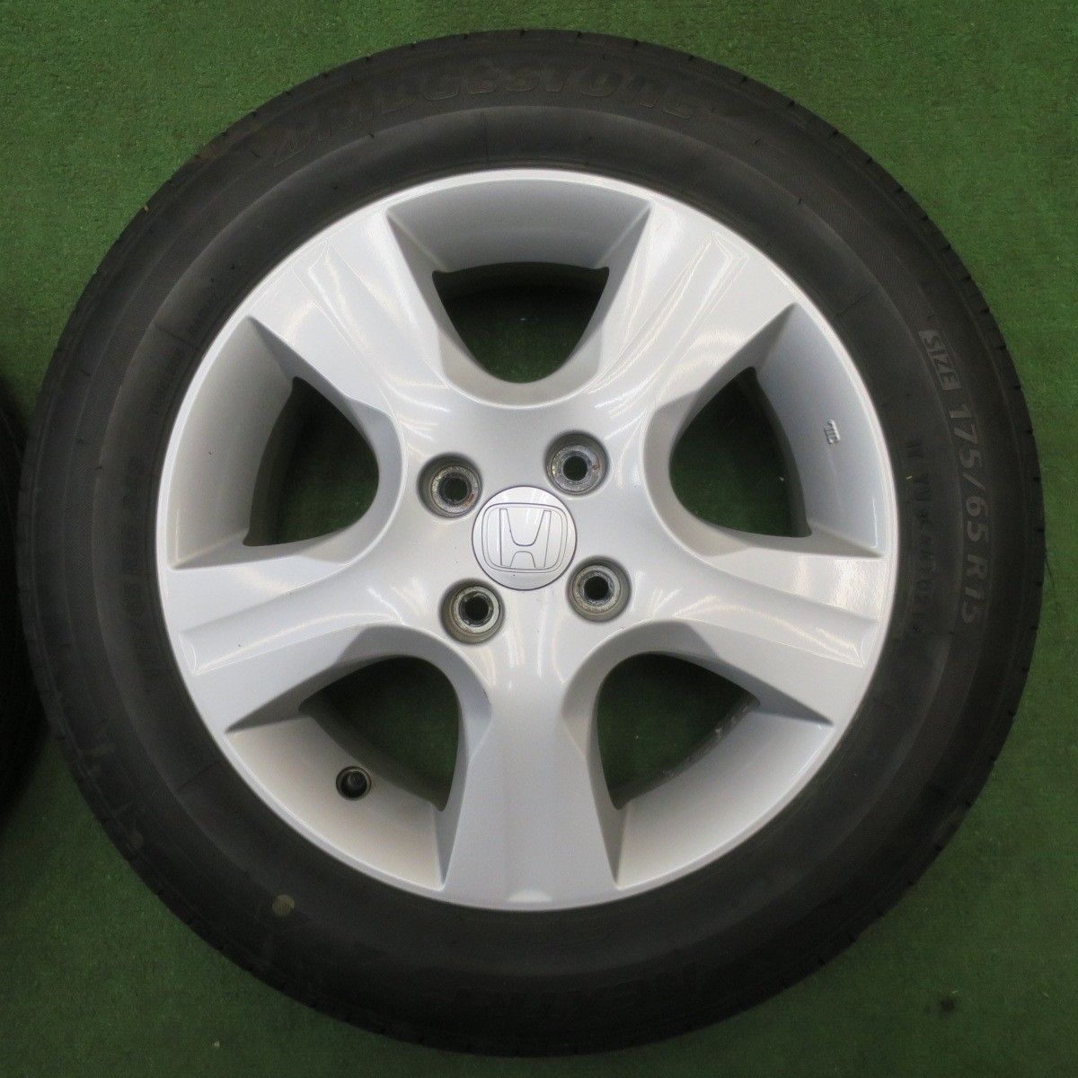 バリ溝！9.5分☆ホンダ フィット 純正 175/65R15 ブリヂストン 