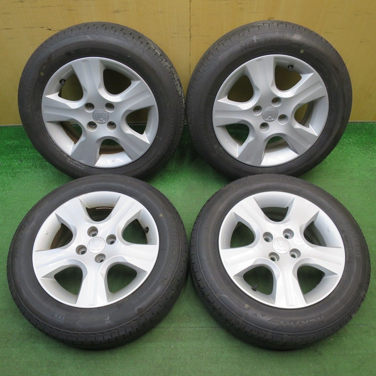 バリ溝！9.5分☆ホンダ フィット 純正 175/65R15 ブリヂストン 