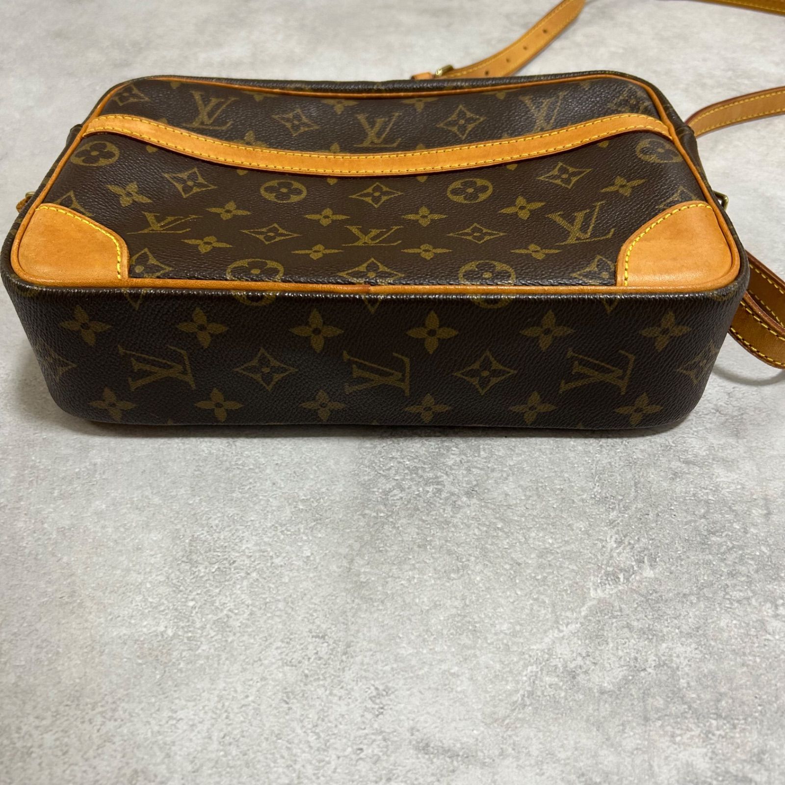 LOUIS VUITTON ルイヴィトン モノグラム トロカデロ 27 M51274 MB1003 