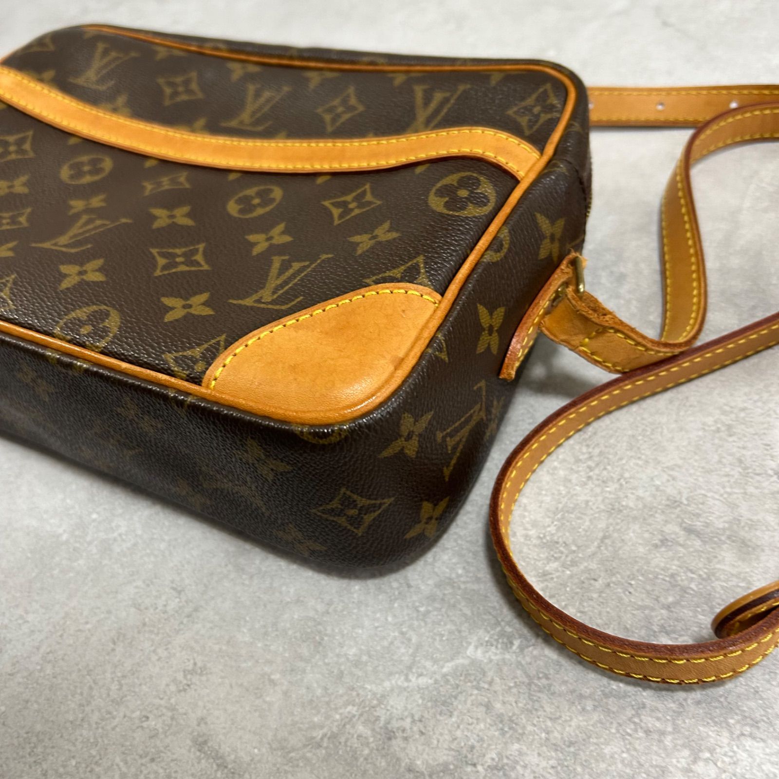 LOUIS VUITTON ルイヴィトン モノグラム トロカデロ 27 M51274 MB1003 