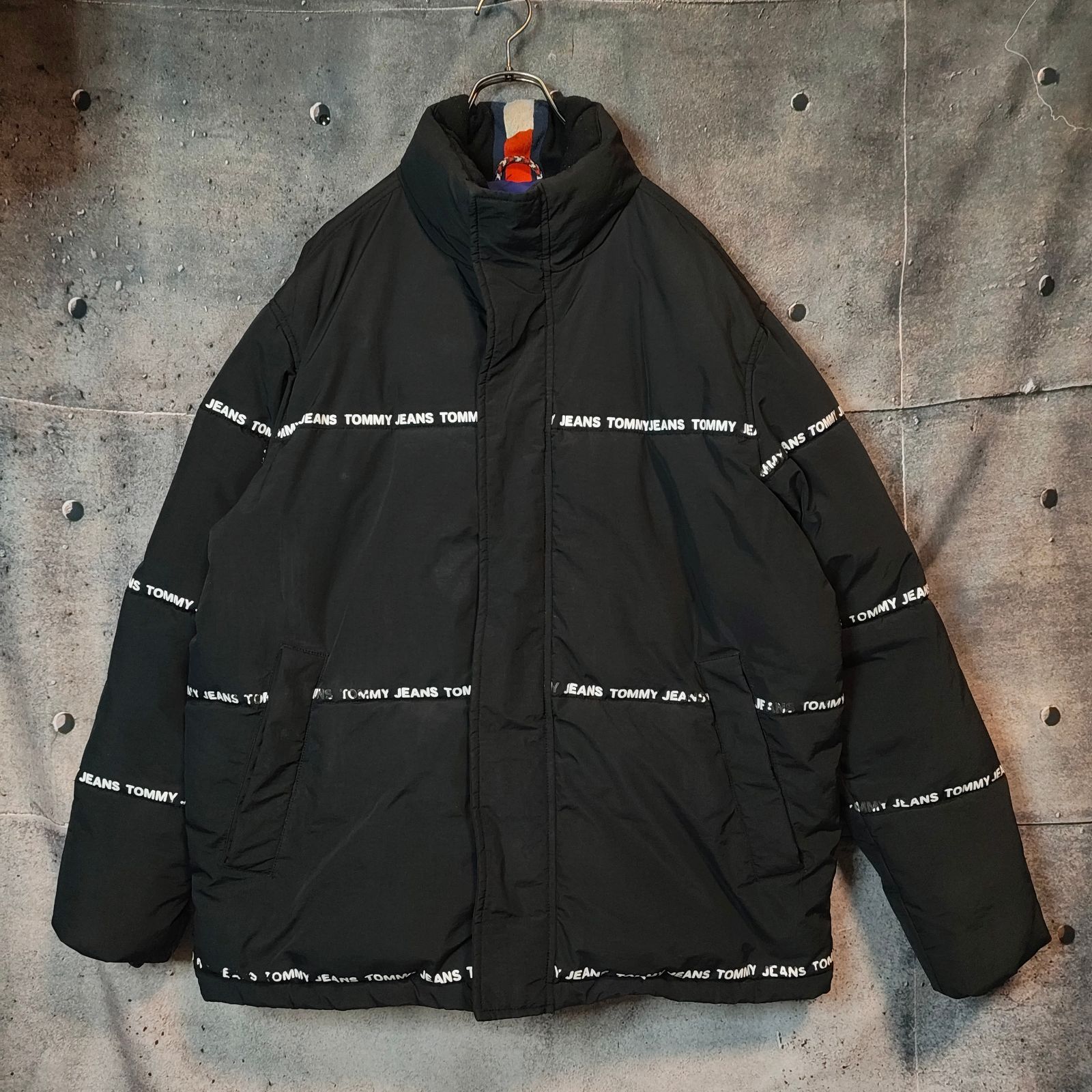 TOMMY JEANS トミージーンズ ロゴライン 中綿 パファージャケット 