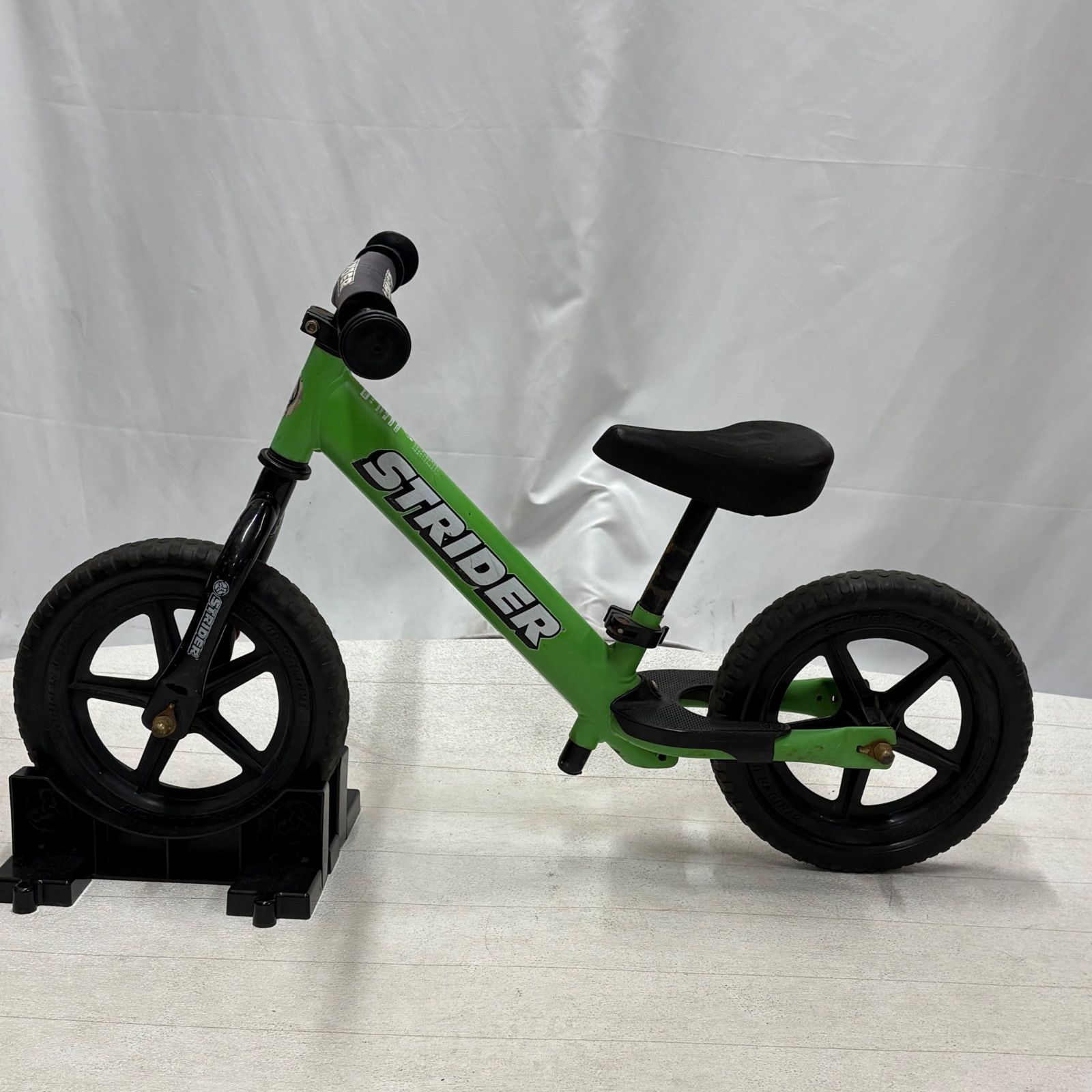 STRIDER スポーツモデル バランスバイク グリーン 12インチ 日本 