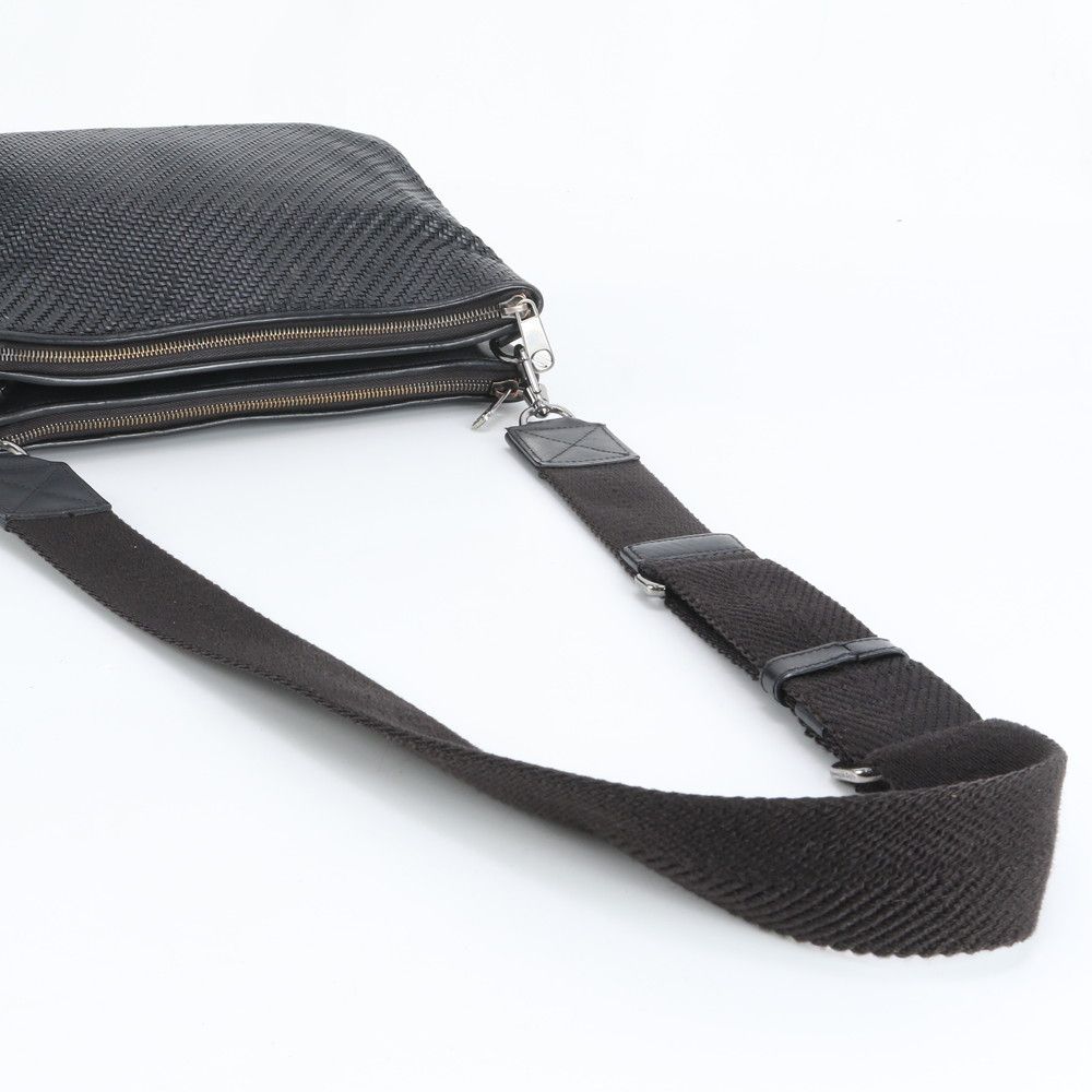 【極美品】Ermenegildo Zegna 革 ボディバッグ ショルダーバッグ 美品 エルメネジルド ゼニア レザー ショルダーバッグ 斜め掛け