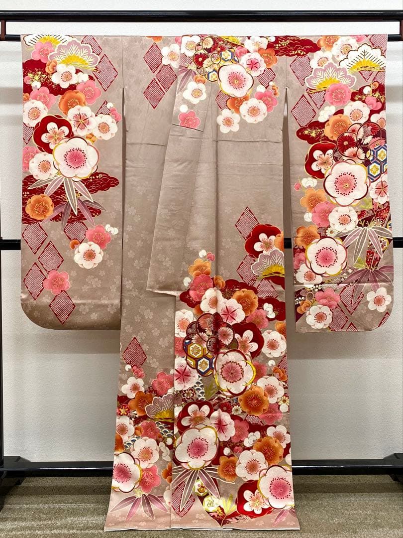 振袖 刺繍 金彩 紋意匠 梅 身丈167cm 撥水加工済 MO3592 - メルカリ