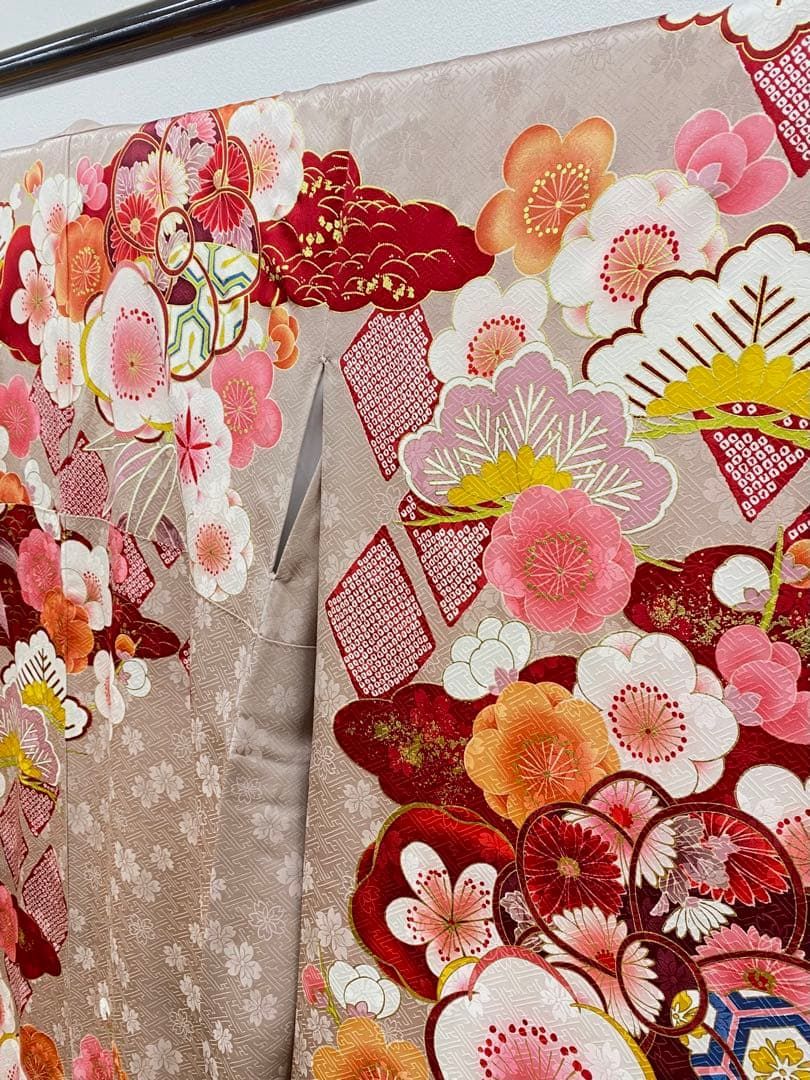 振袖 刺繍 金彩 紋意匠 梅 身丈167cm 撥水加工済 MO3592 - メルカリ