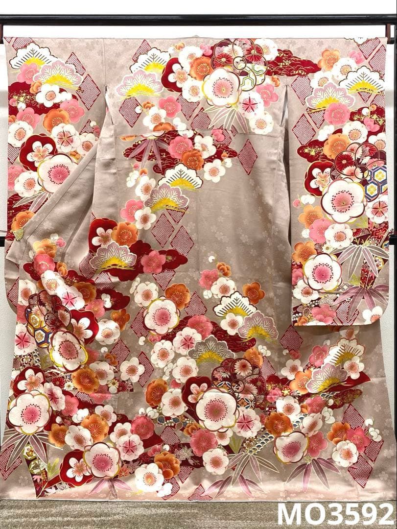 振袖 刺繍 金彩 紋意匠 梅 身丈167cm 撥水加工済 MO3592 - メルカリ
