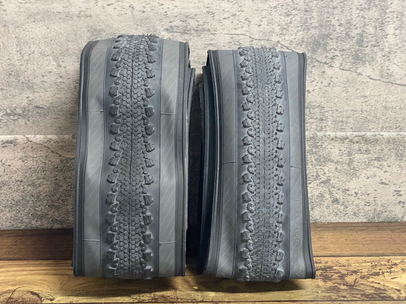 JY038 ヴィットリア Vittoria TERRENO DRY チューブレスレディタイヤ