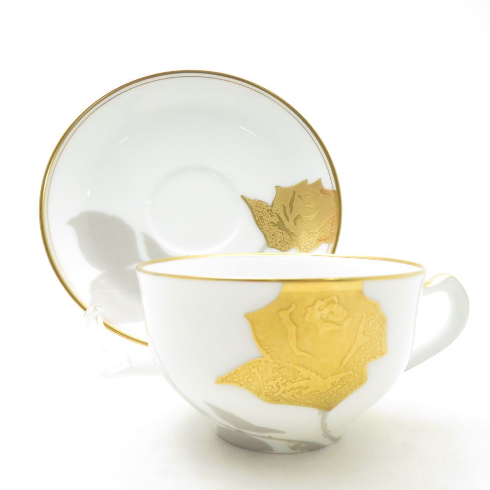 美品 OKURA 大倉陶園 金蝕バラ カップ＆ソーサー ティー・コーヒー兼用 薔薇 ローズ 金彩 SC10833A3 美品 OKURA 大倉陶園 金蝕バラ カップ＆ソーサー ティー・コーヒー兼用