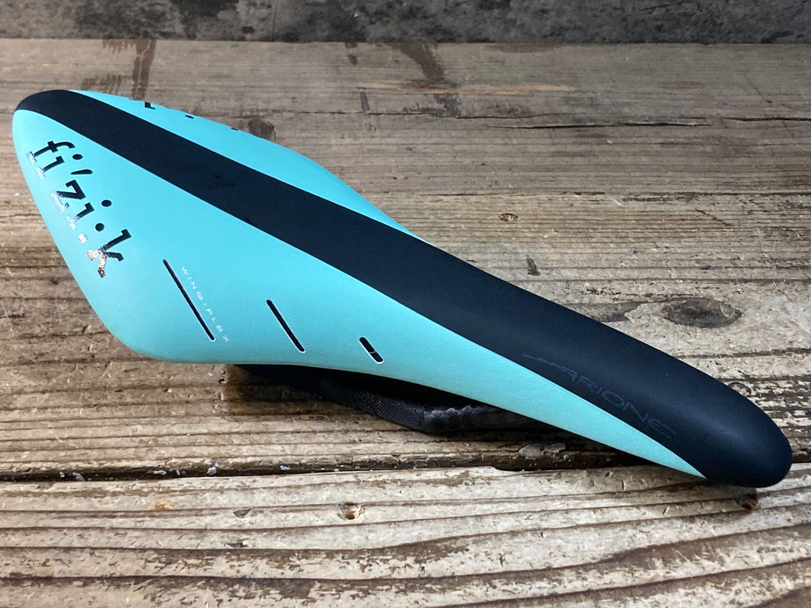 fizik フィジーク ARIONE アリオネ サドル wing flex fi'zi:k