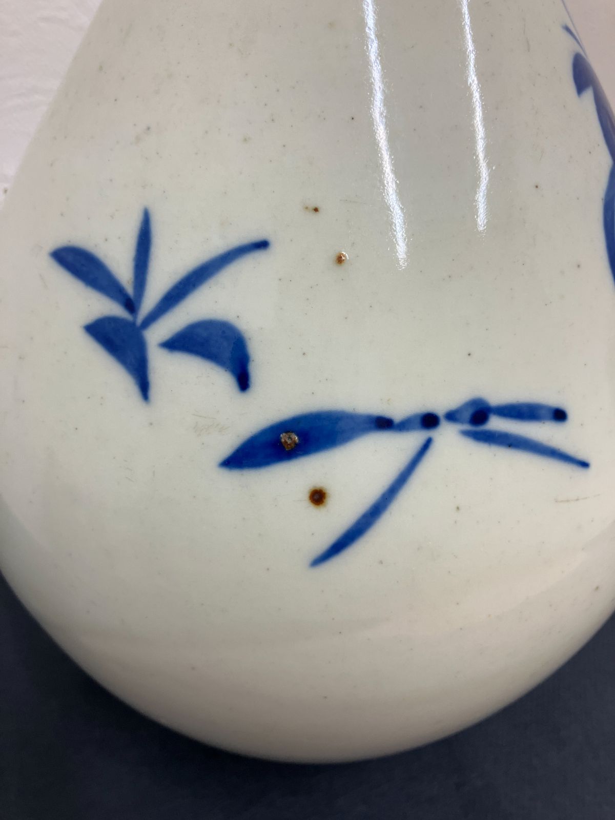 骨董・レトロ】古い染付 花瓶 徳利 一輪挿し 花草文様 藍色 民藝