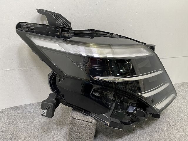 ジャンク!セレナ C28/NC28/FC28/FNC28/GC28/GFC28 純正 右 ヘッド
