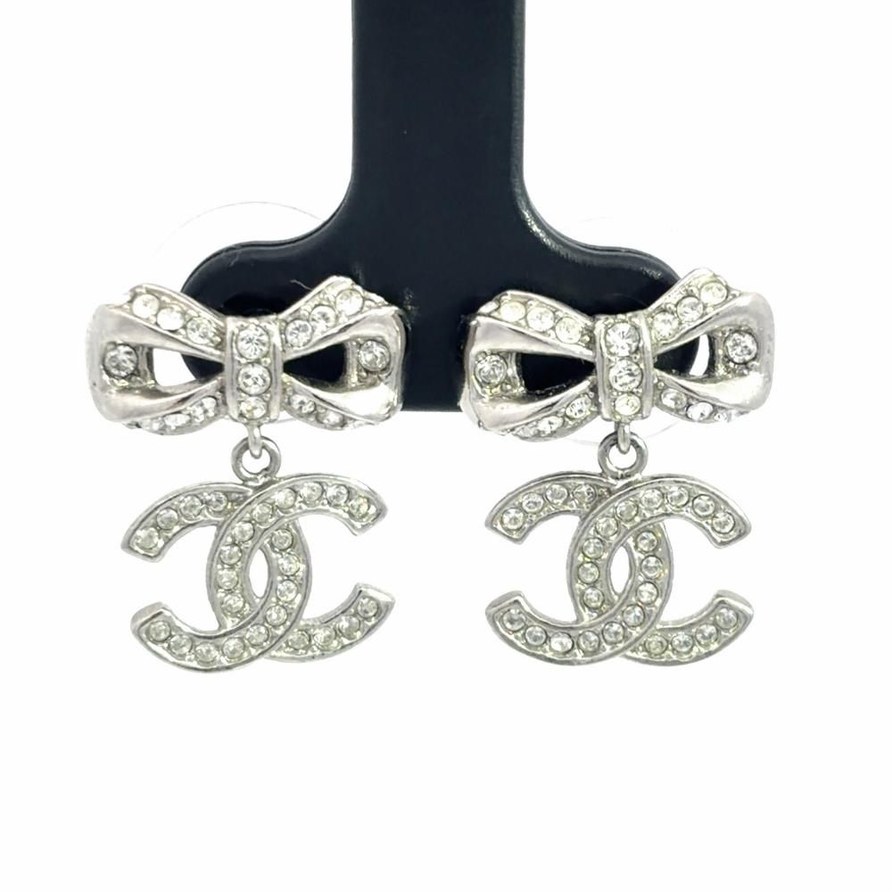 片耳のみ】CHANEL シャネル ピアス CCマーク リボン シルバー B23V 片耳のみ】CHANEL シャネル ピアス CCマーク リボン シルバー B23V