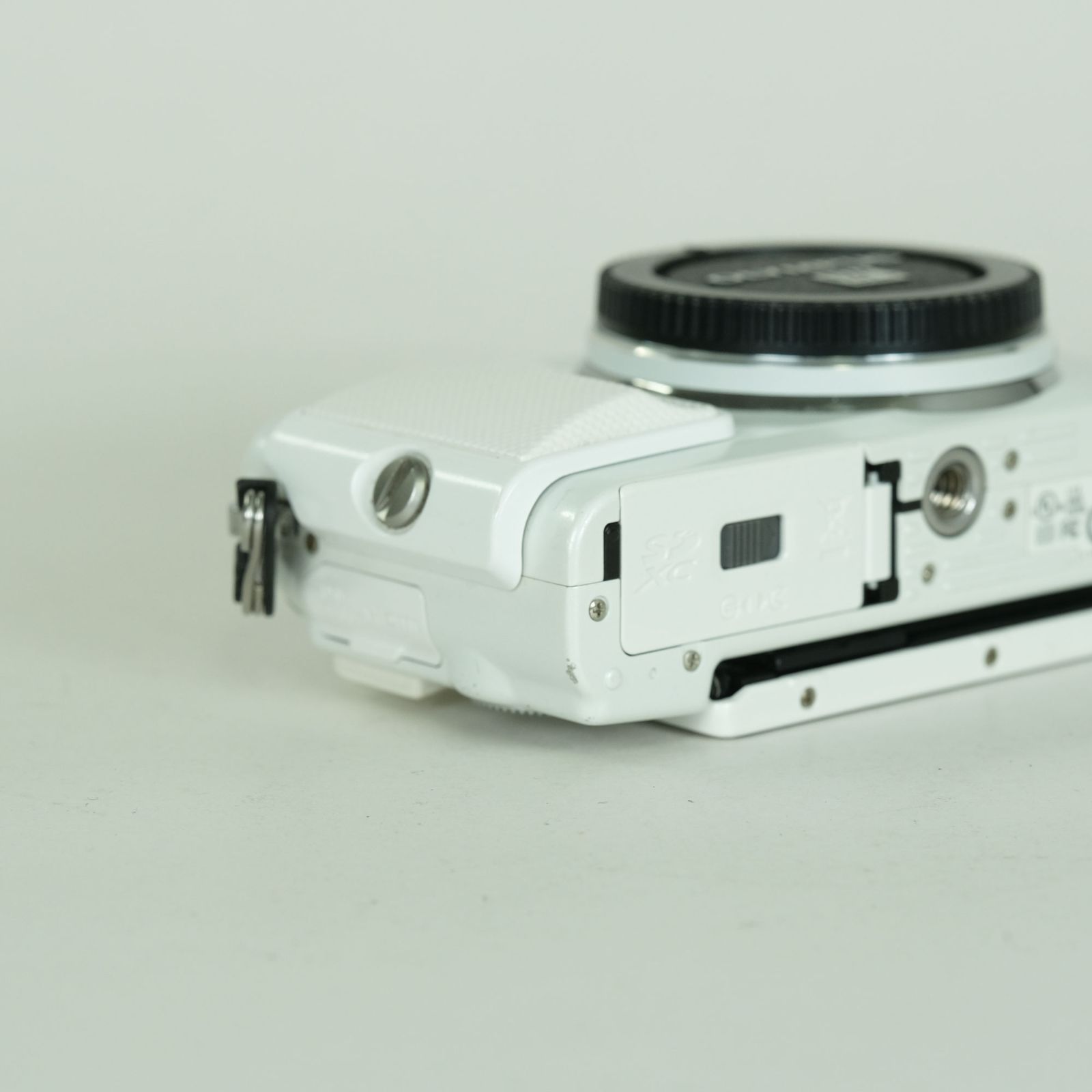 良品 | シャッター数5,807回] OLYMPUS PEN Lite E-PL6 ボディ ホワイト