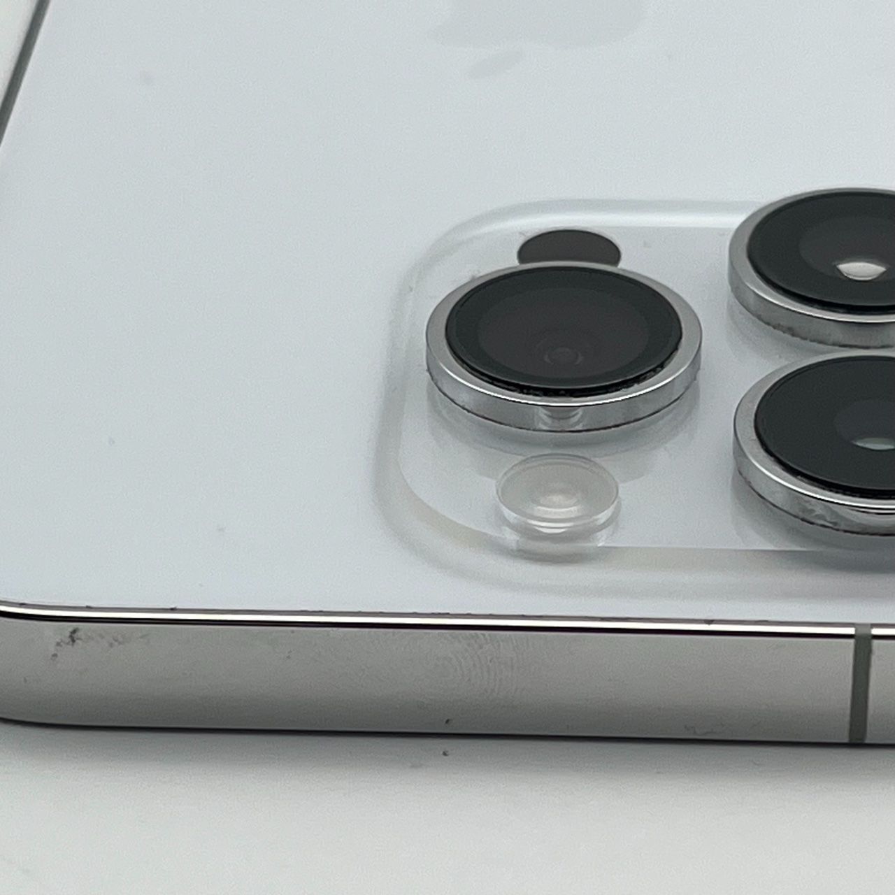 iPhone 14 Pro 128GB シルバー 中古 バッテリー87% - メルカリ