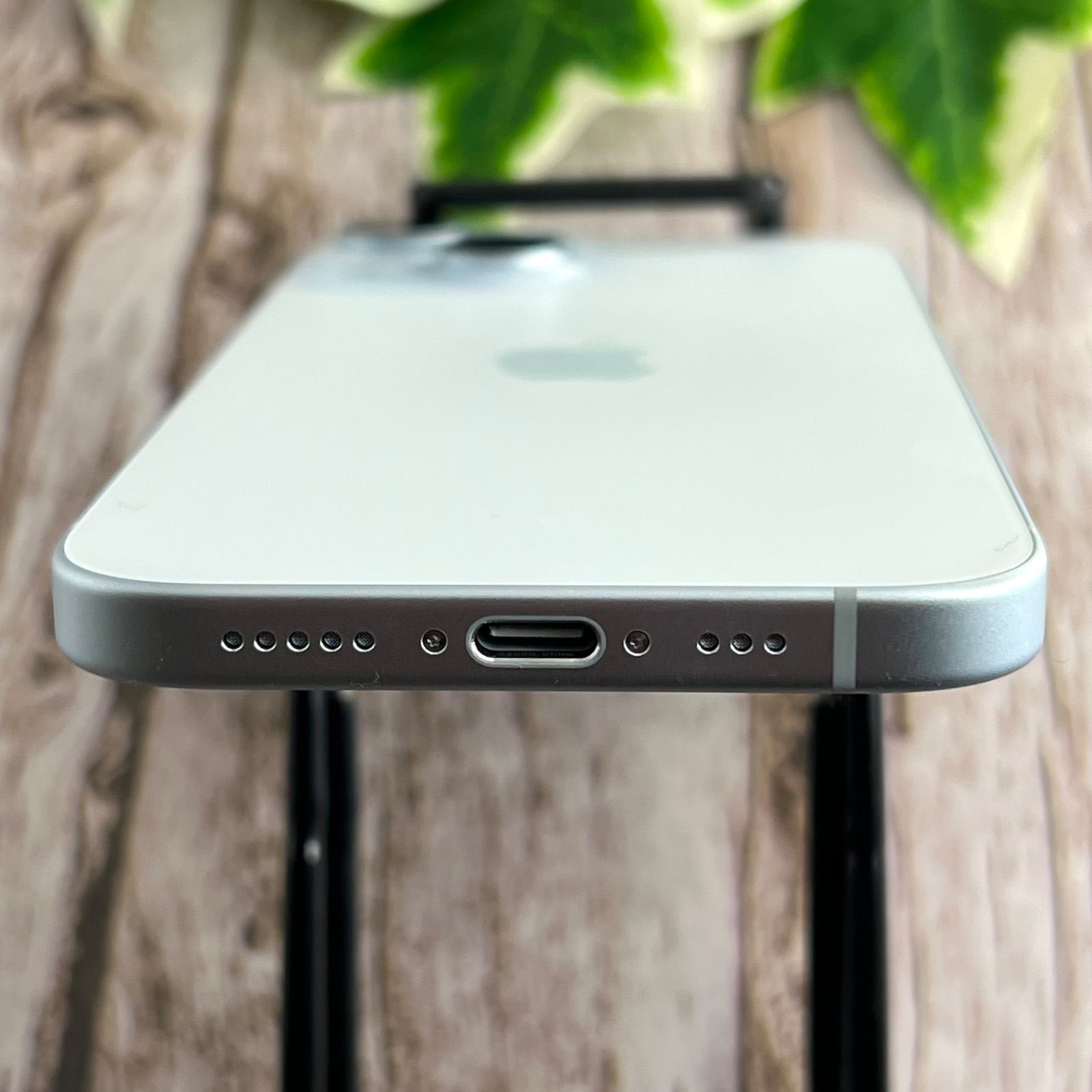 ほぼ新品】iPhone 15 128GB ブルー SIMフリー バッテリー100% - メルカリ