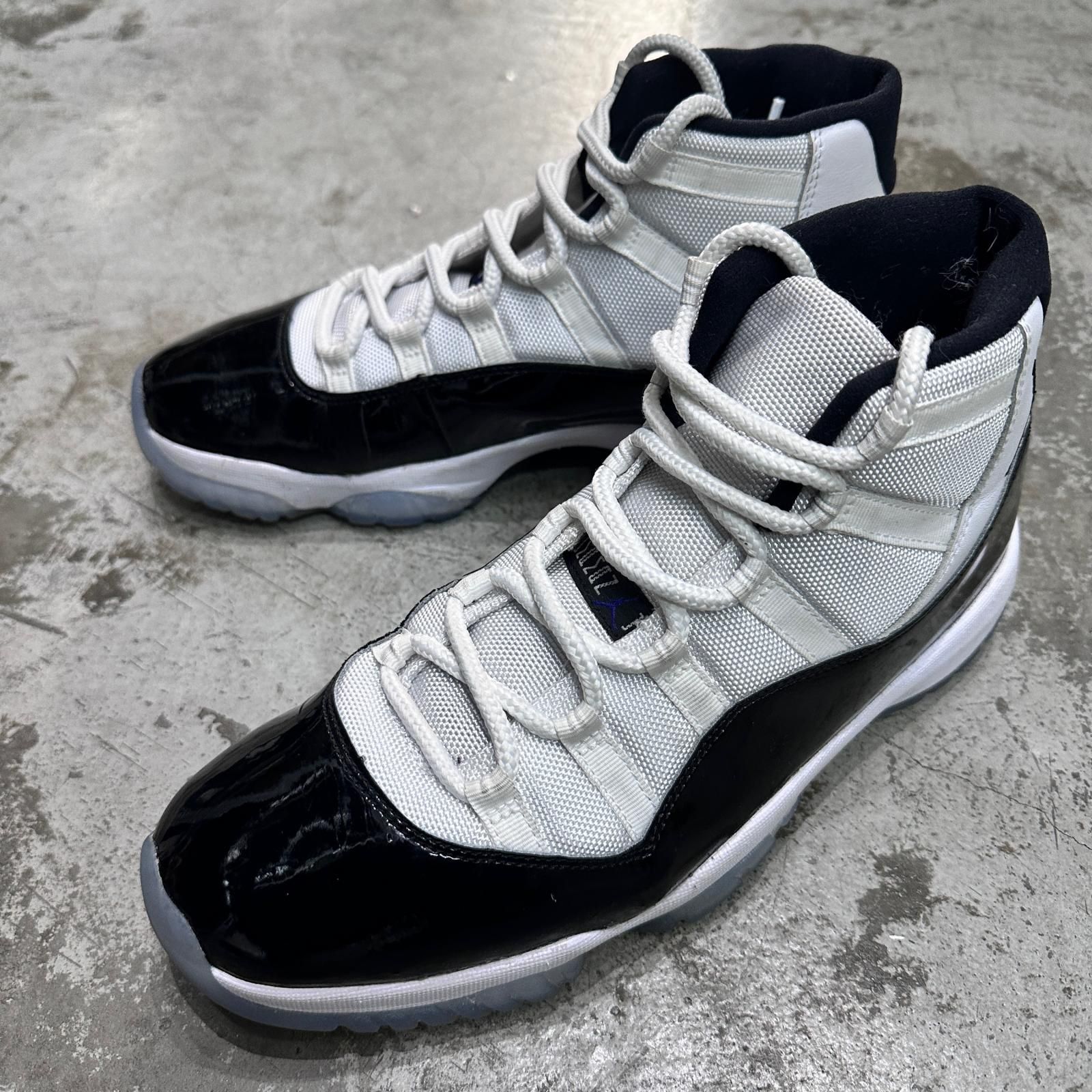 NIKE Air Jordan 11 Retro 
