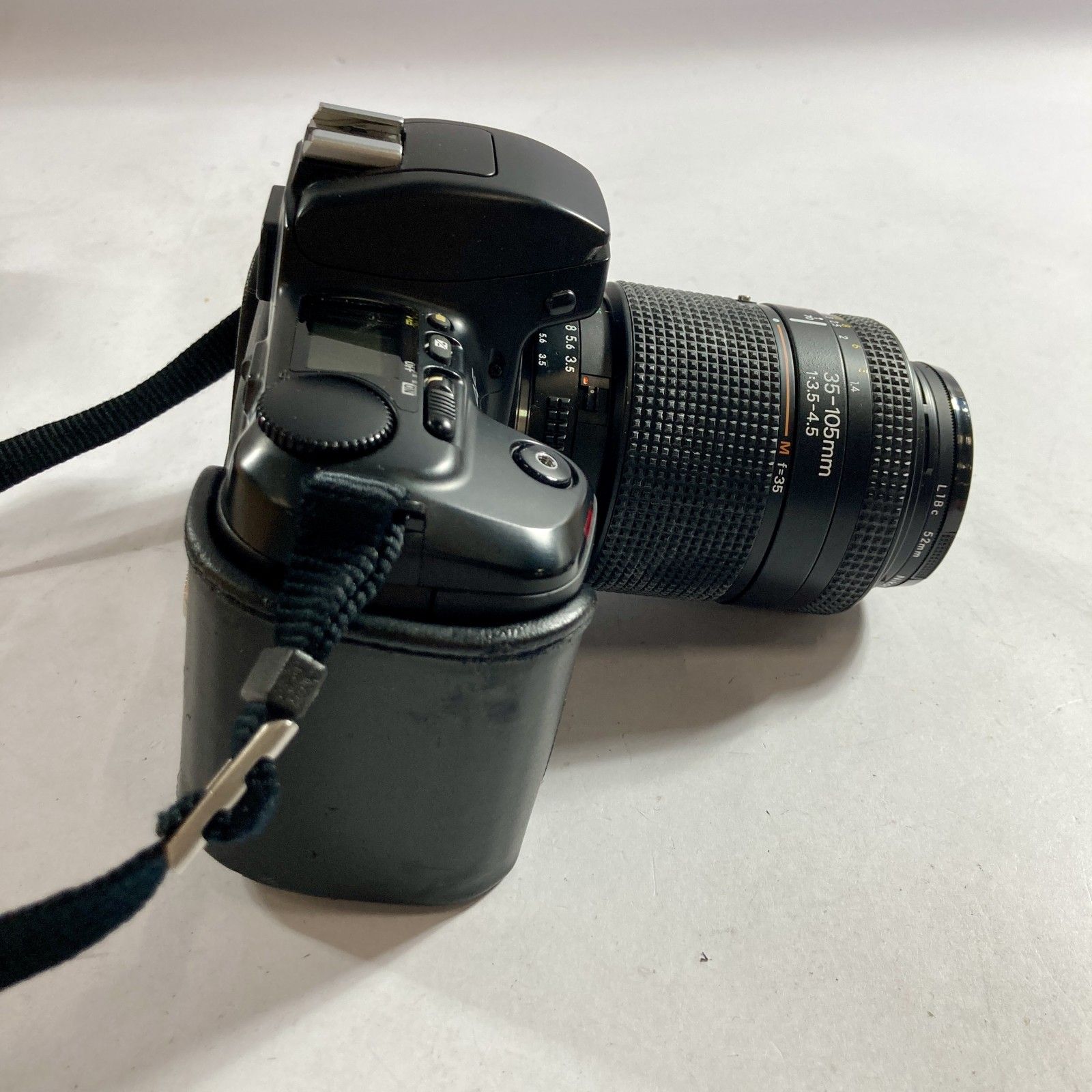 Nikon FE フィルム 一眼レフカメラ　55㎜と35～105㎜レンズなど一式 Nikon FE フィルム 一眼レフカメラ 55㎜と35～105㎜レンズなど一式